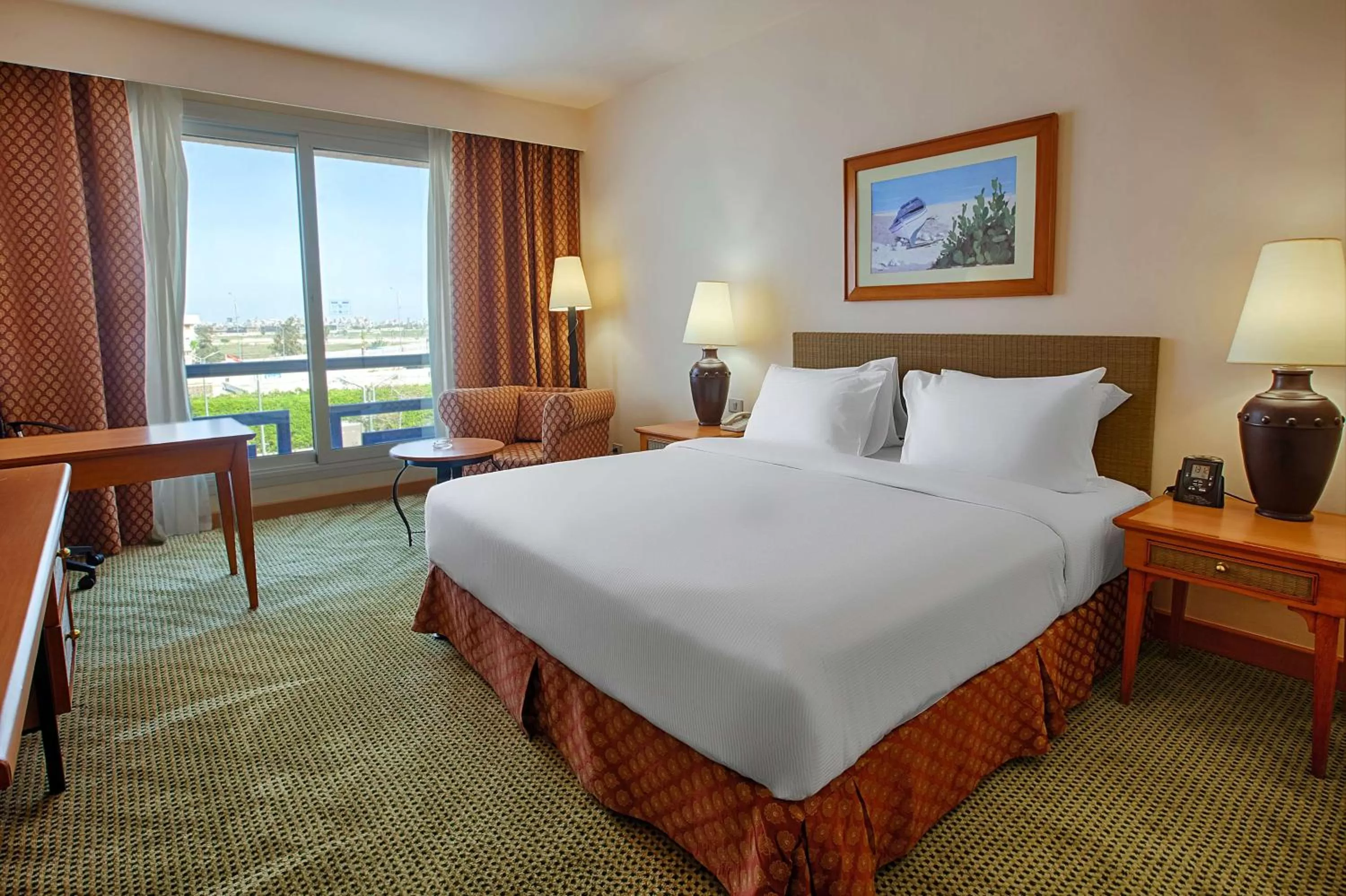 Queen Family Room in Hilton Alexandria Green Plaza