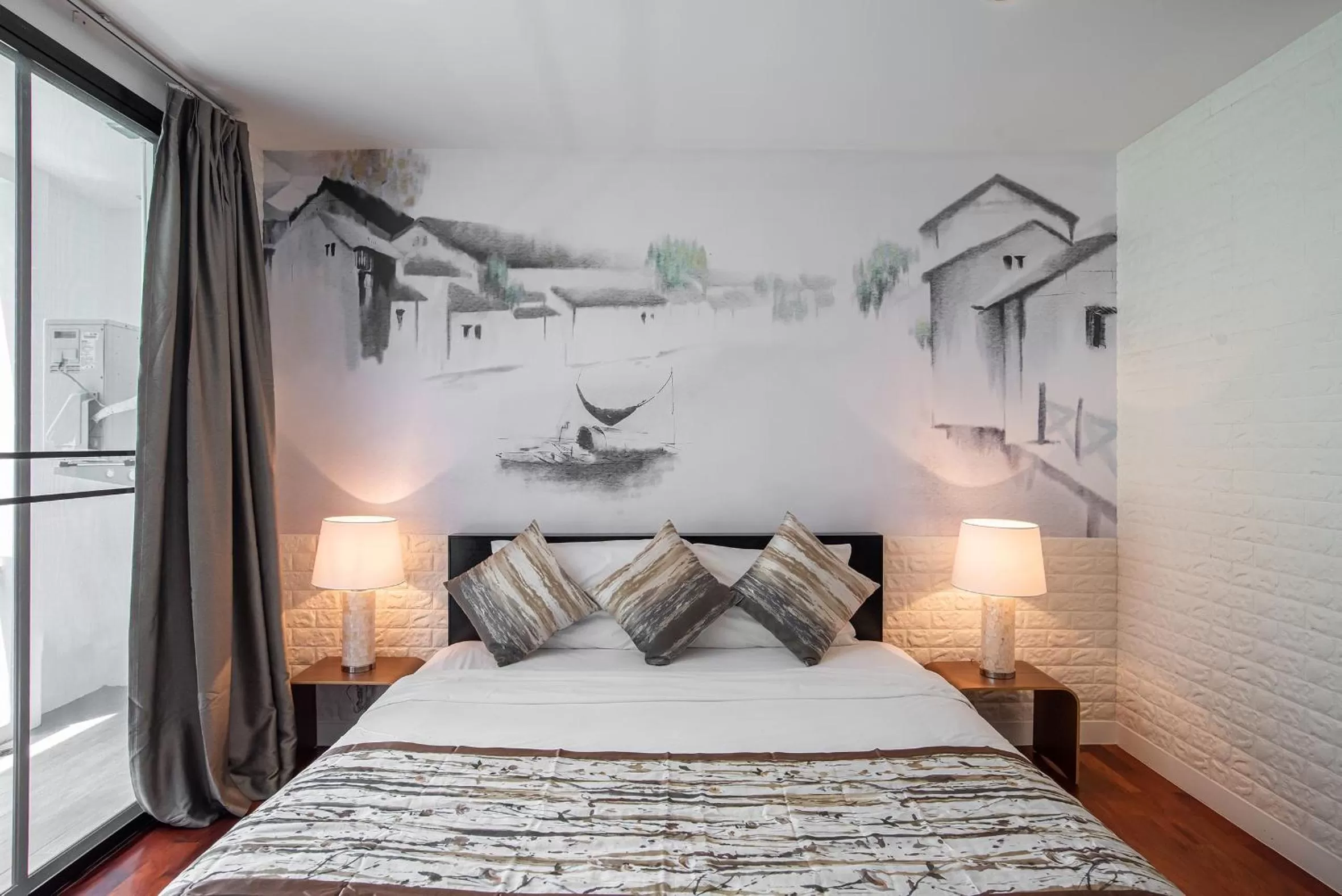 Three-Bedroom Suite in Benviar Tonson Residence