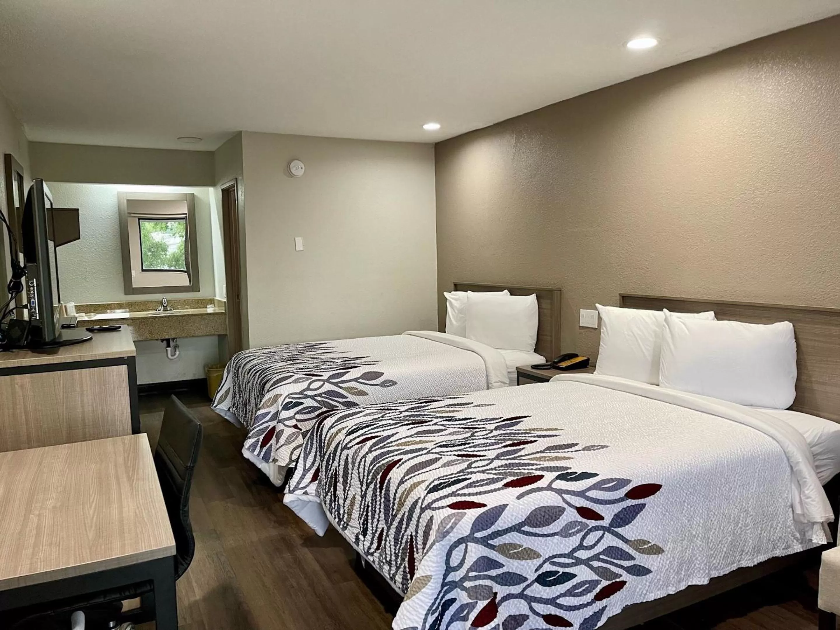 Deluxe Room with Two Double Beds Smoking Renovated in Red Roof Inn Lafayette, LA