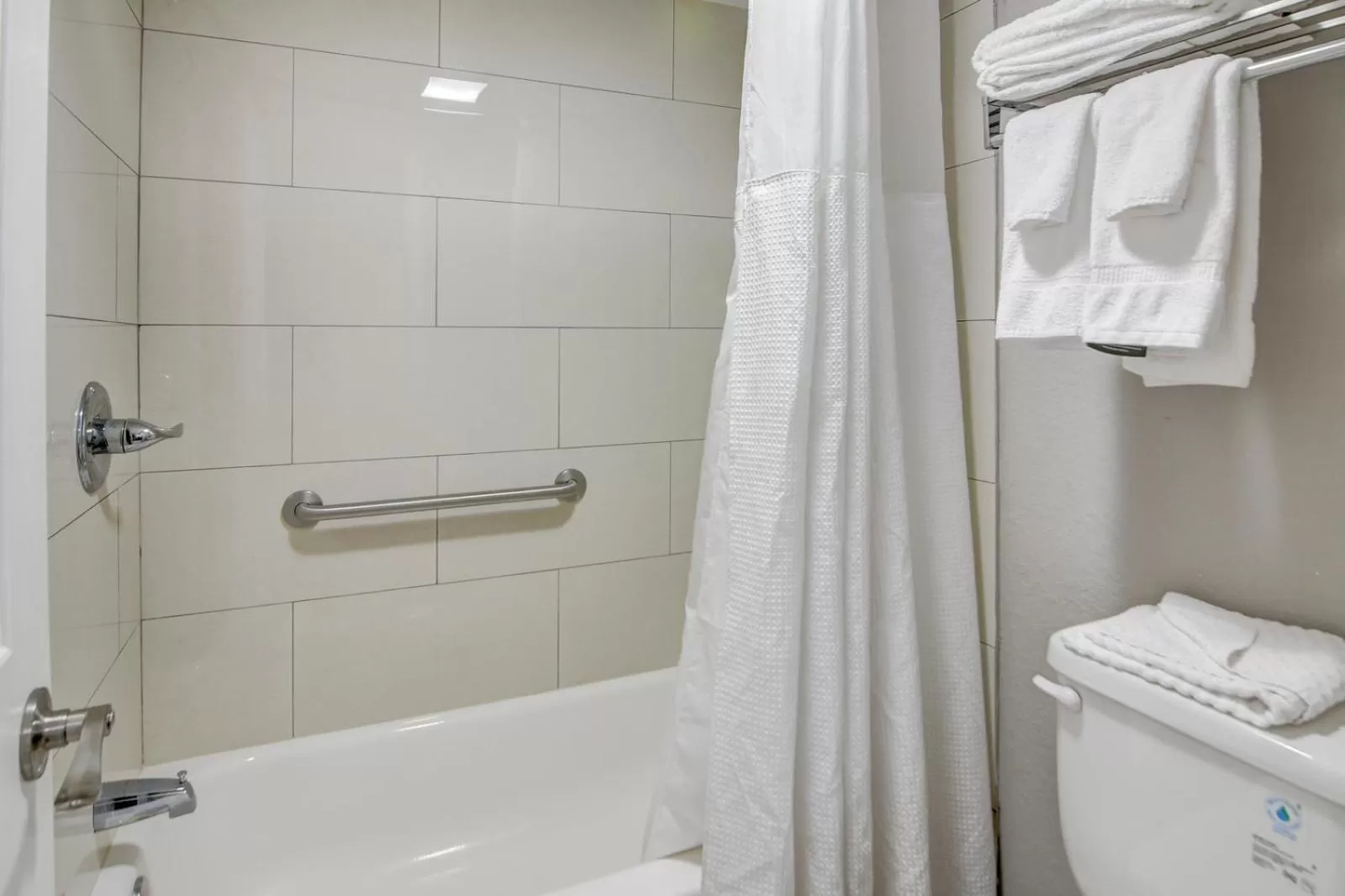 Deluxe Queen Room with Two Queen Beds - Non-Smoking in Seabreeze Inn - Fort Walton