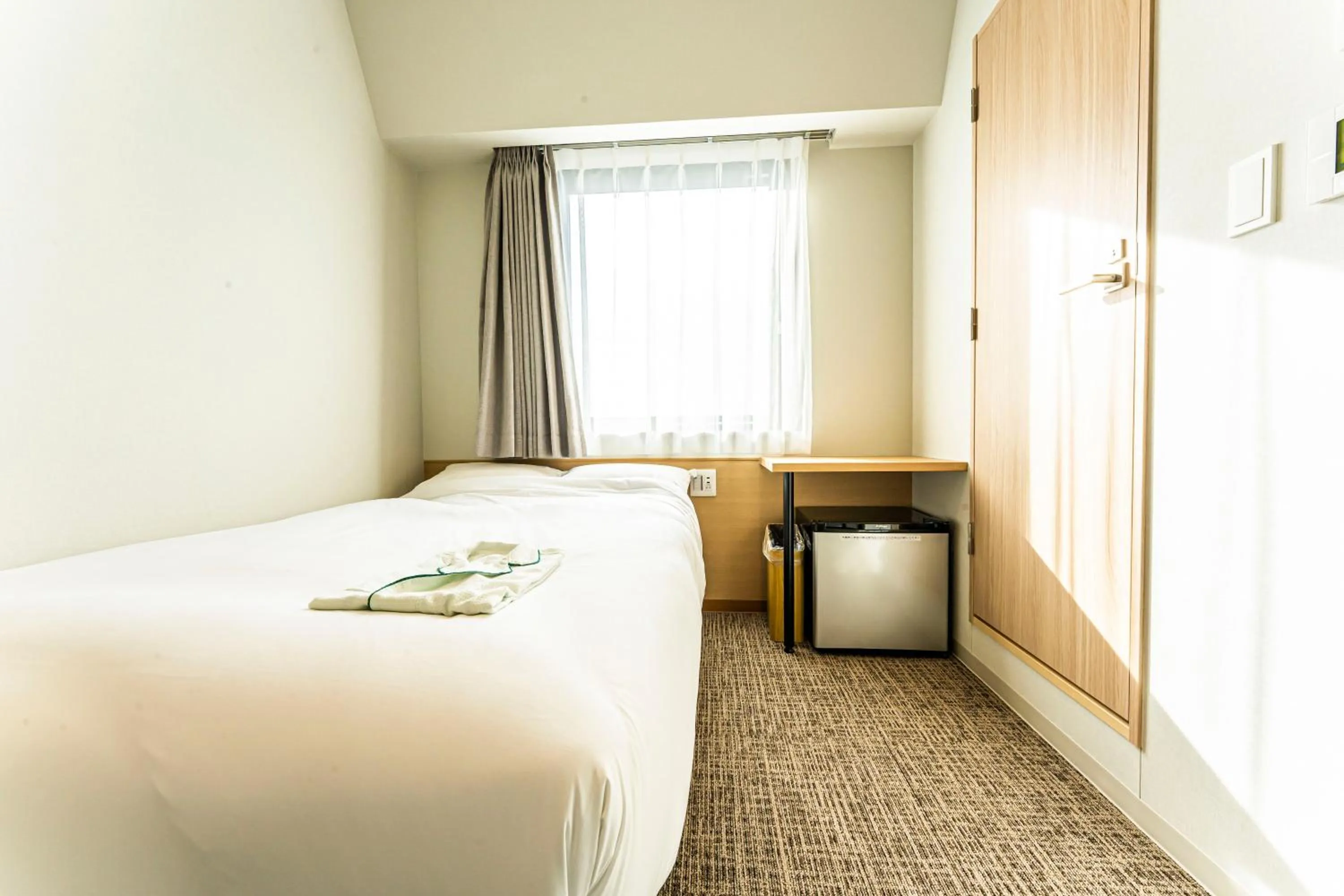 Bay Tower Semi Double Room - Non-Smoking in CVS Bay Hotel