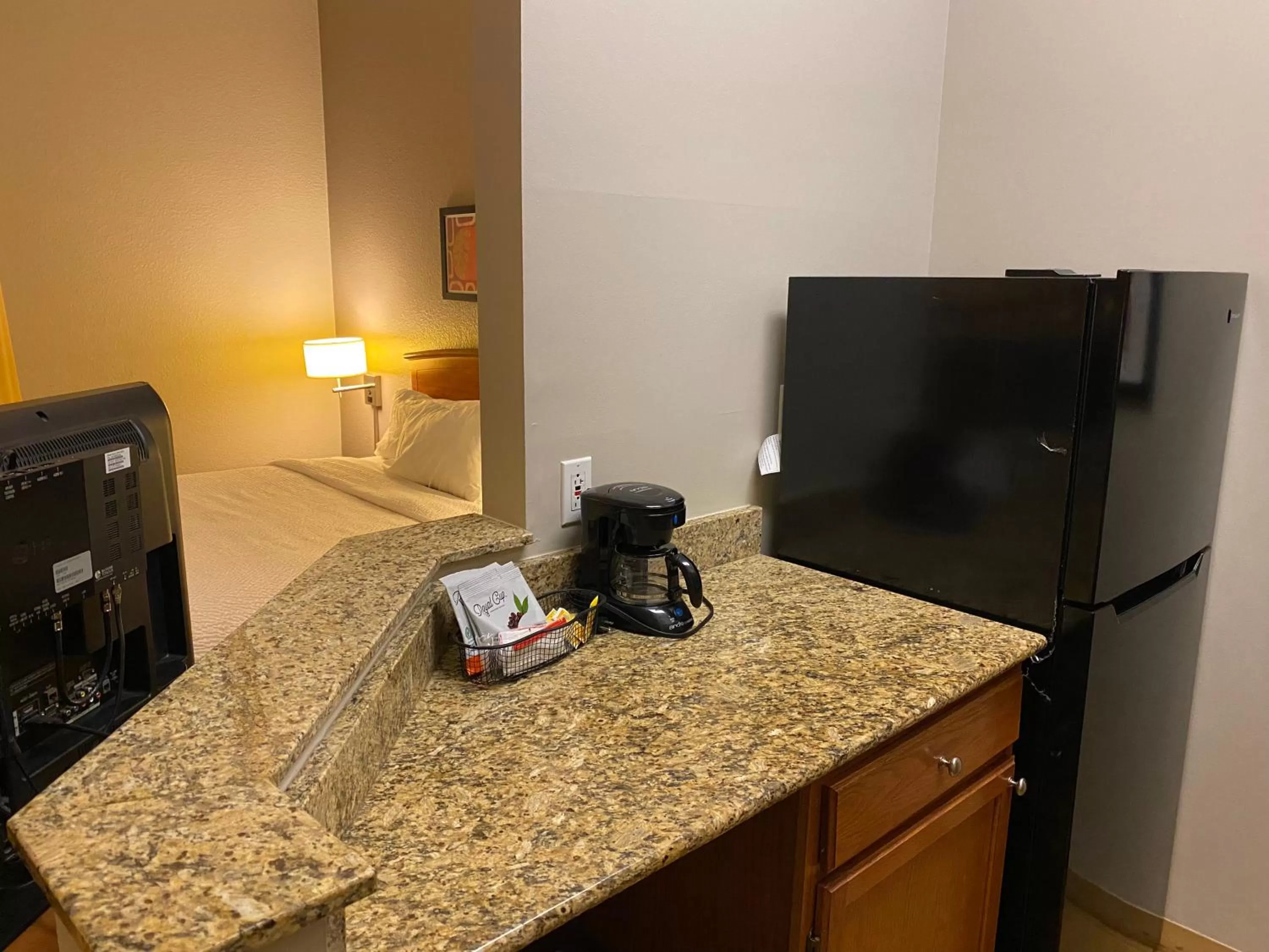 Efficiency Queen Suite - Non Smoking in MainStay Suites Middleburg Heights Cleveland Airport