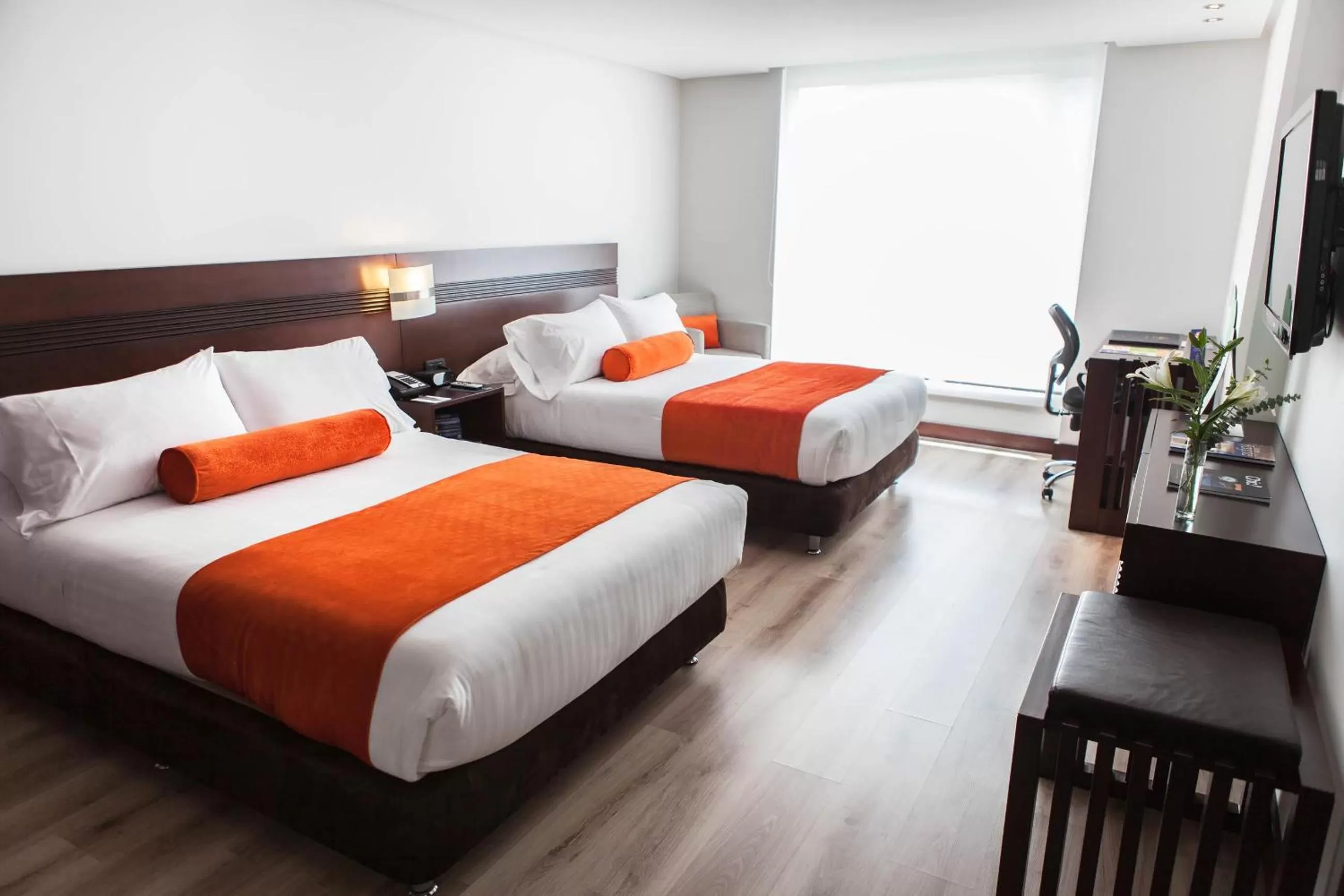 Room with Two Single Beds in Best Western Plus 93 Park Hotel