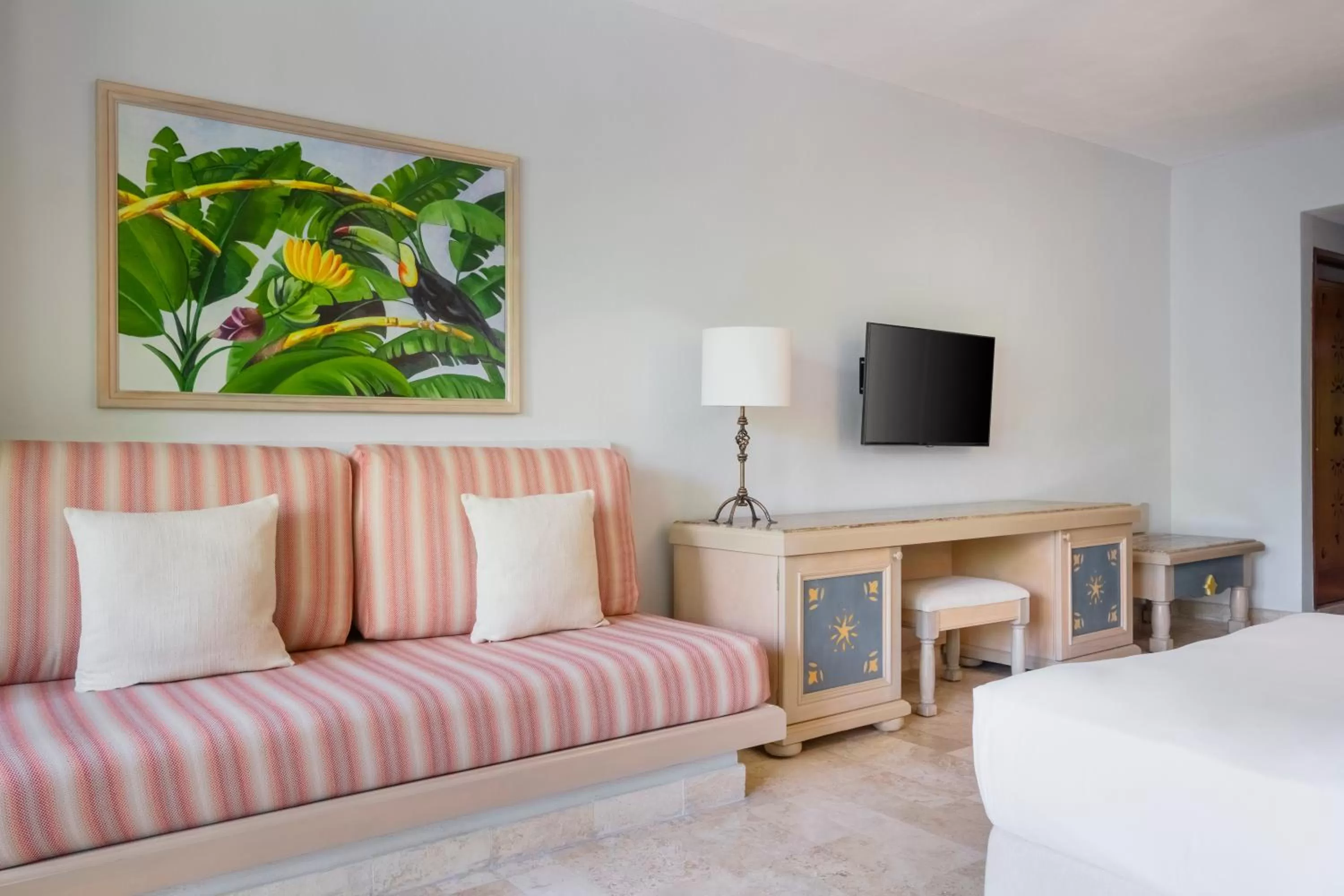 Premium Near Pool (2 Adults + 1 Child)    in Iberostar Waves Paraíso del Mar - All Inclusive