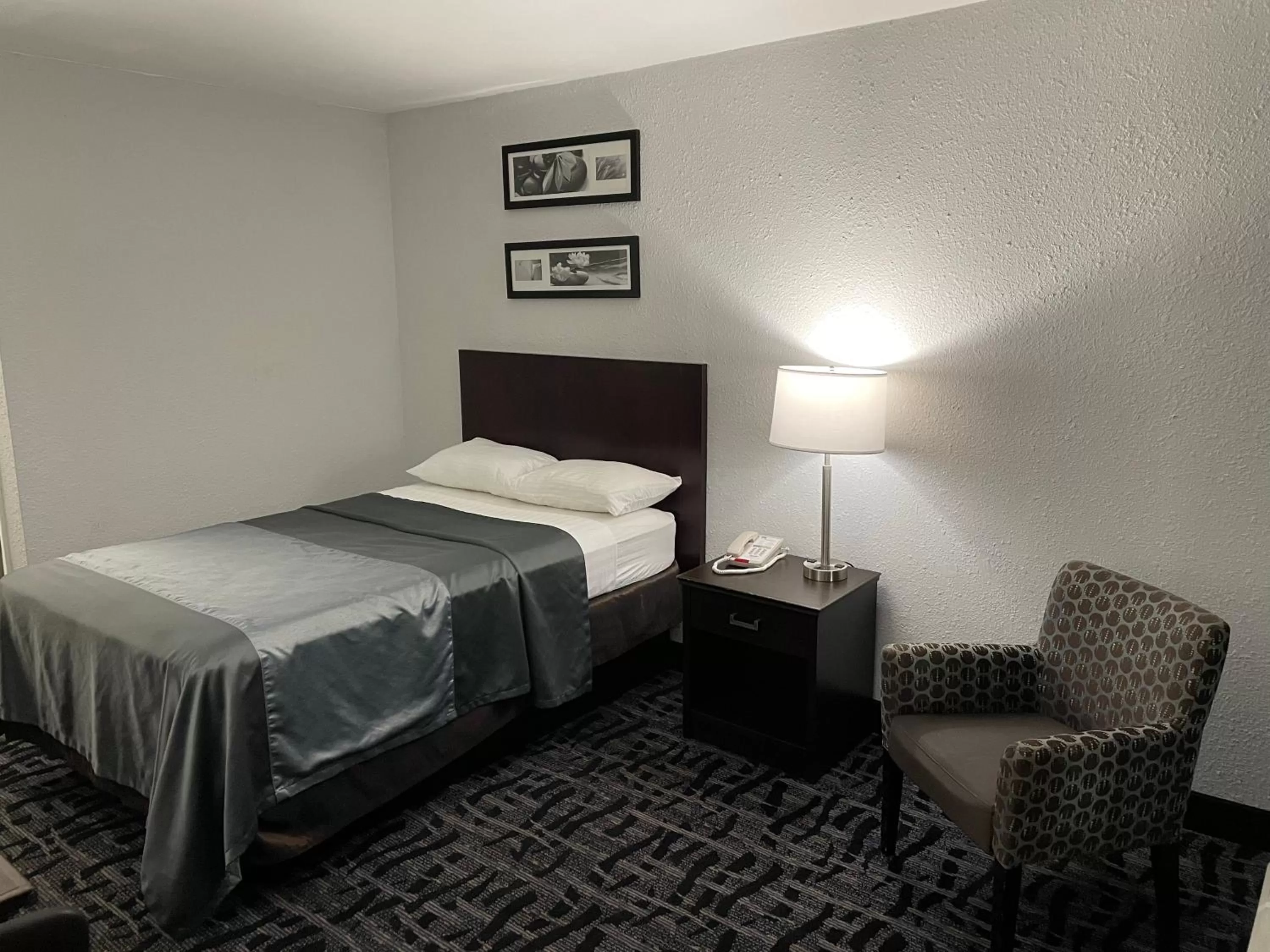 Single Room in Scottish Inns Manchester