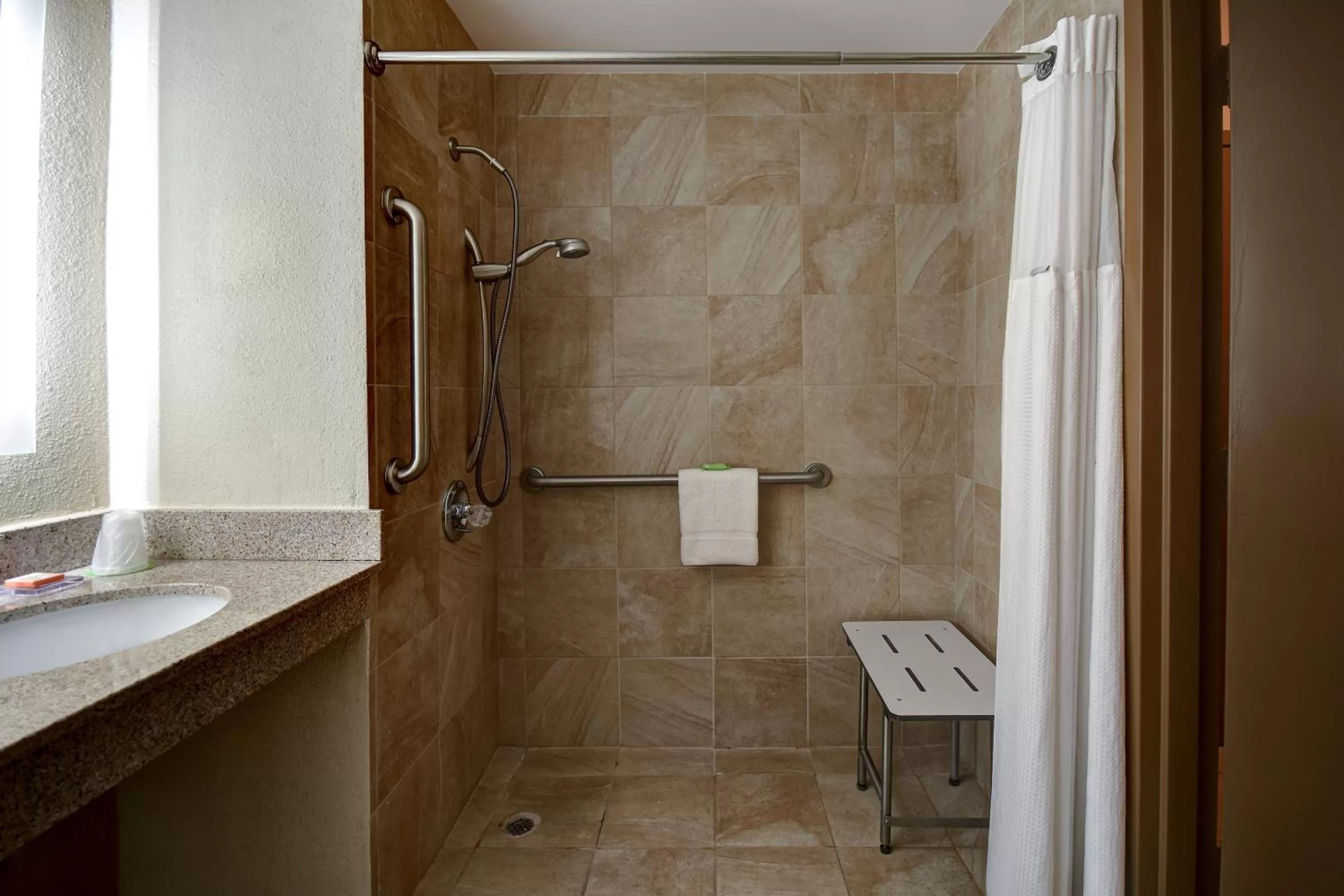 King Room - Mobility Access/Non-Smoking in Wyndham Garden York