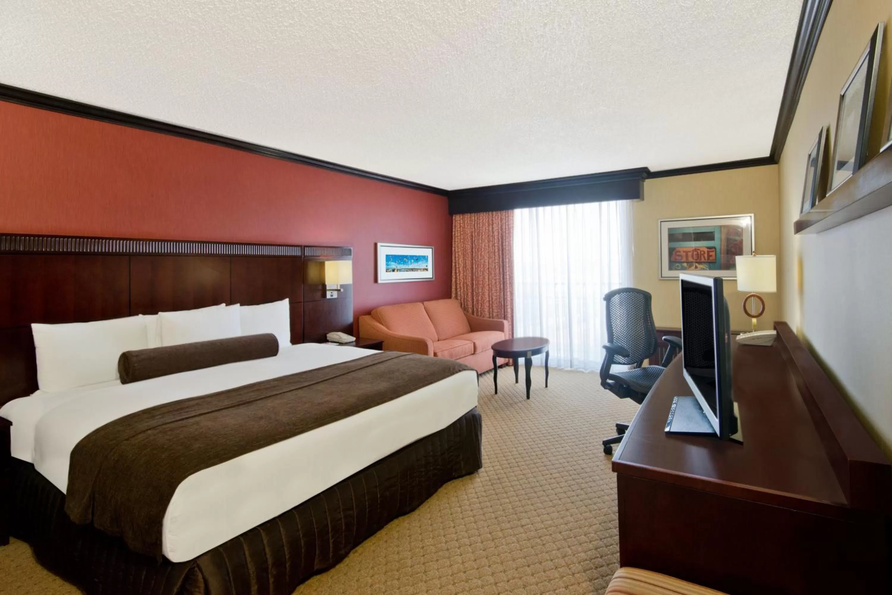 Standard King Room with Sofa Bed in Albuquerque Crowne Plaza by IHG