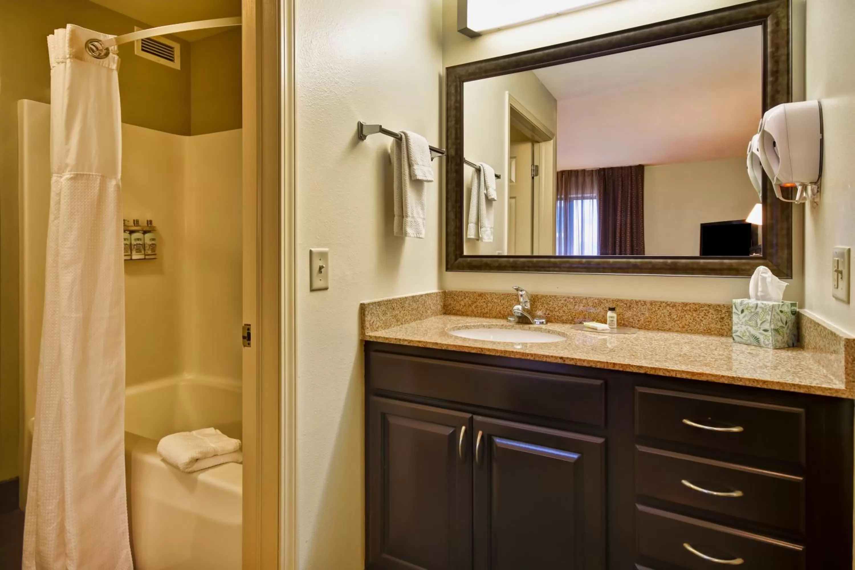 Two-Bedroom Suite in Staybridge Suites Middleton/Madison-West by IHG