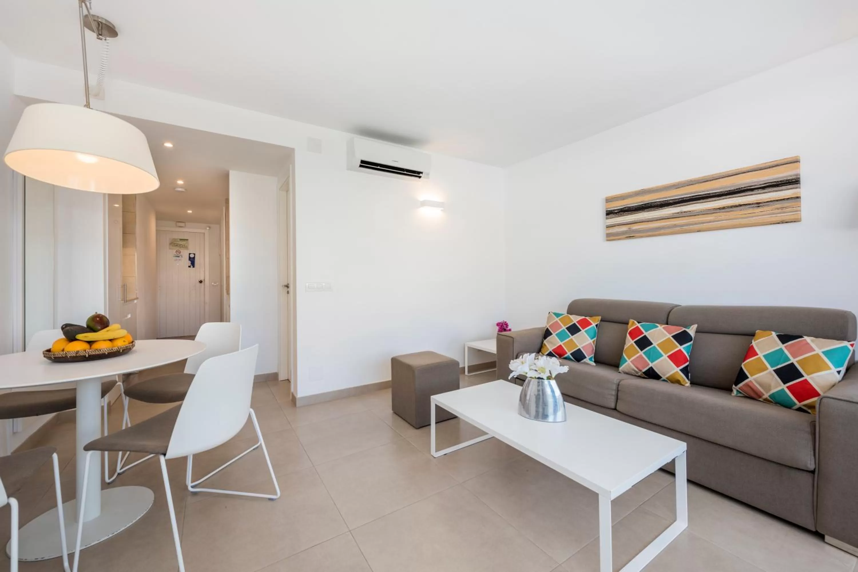 Deluxe One-Bedroom Apartment in Camelina Suites