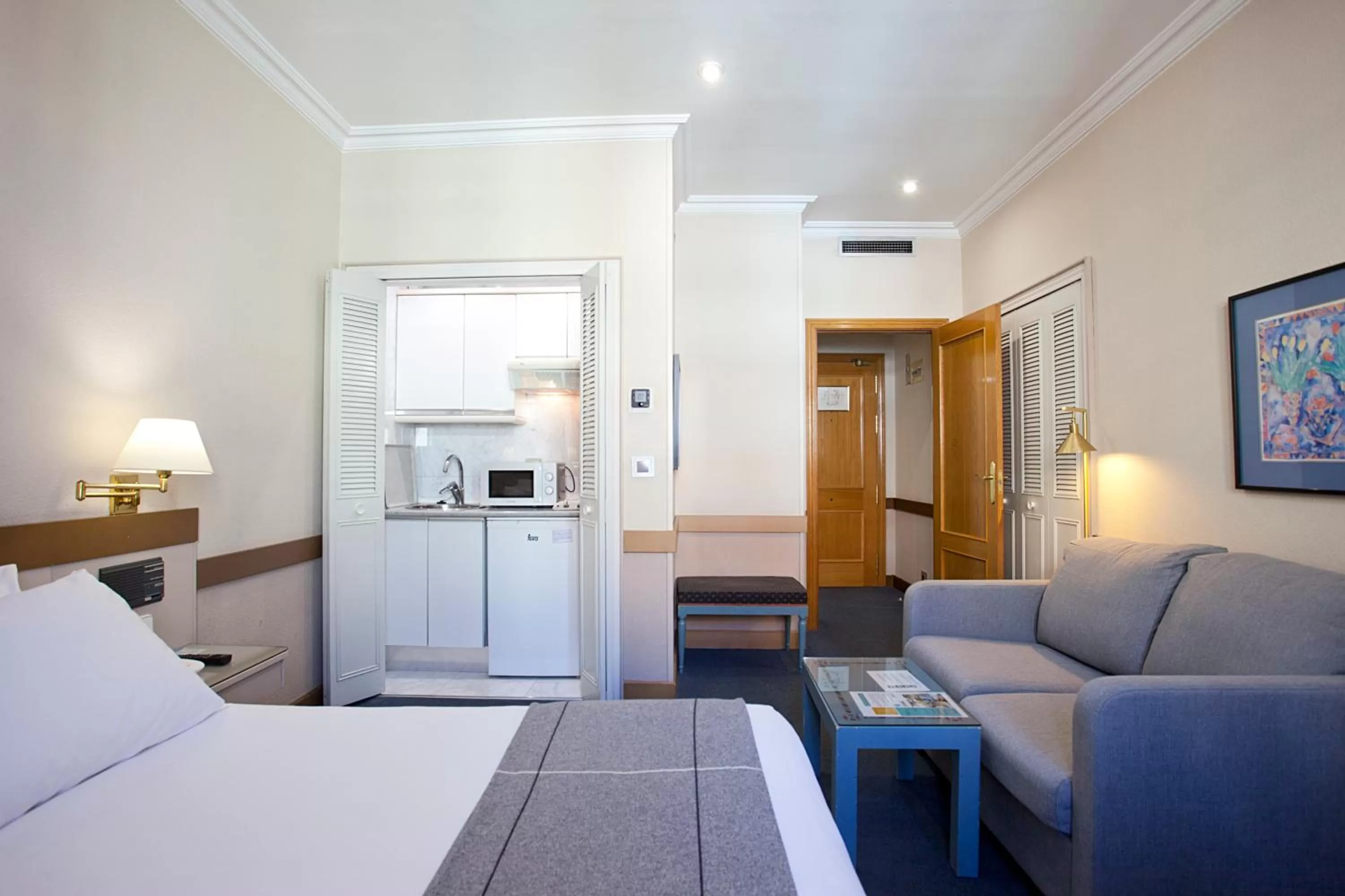 Studio with Extra Bed (2 Adults + 1 Child) in Espahotel Gran Vía