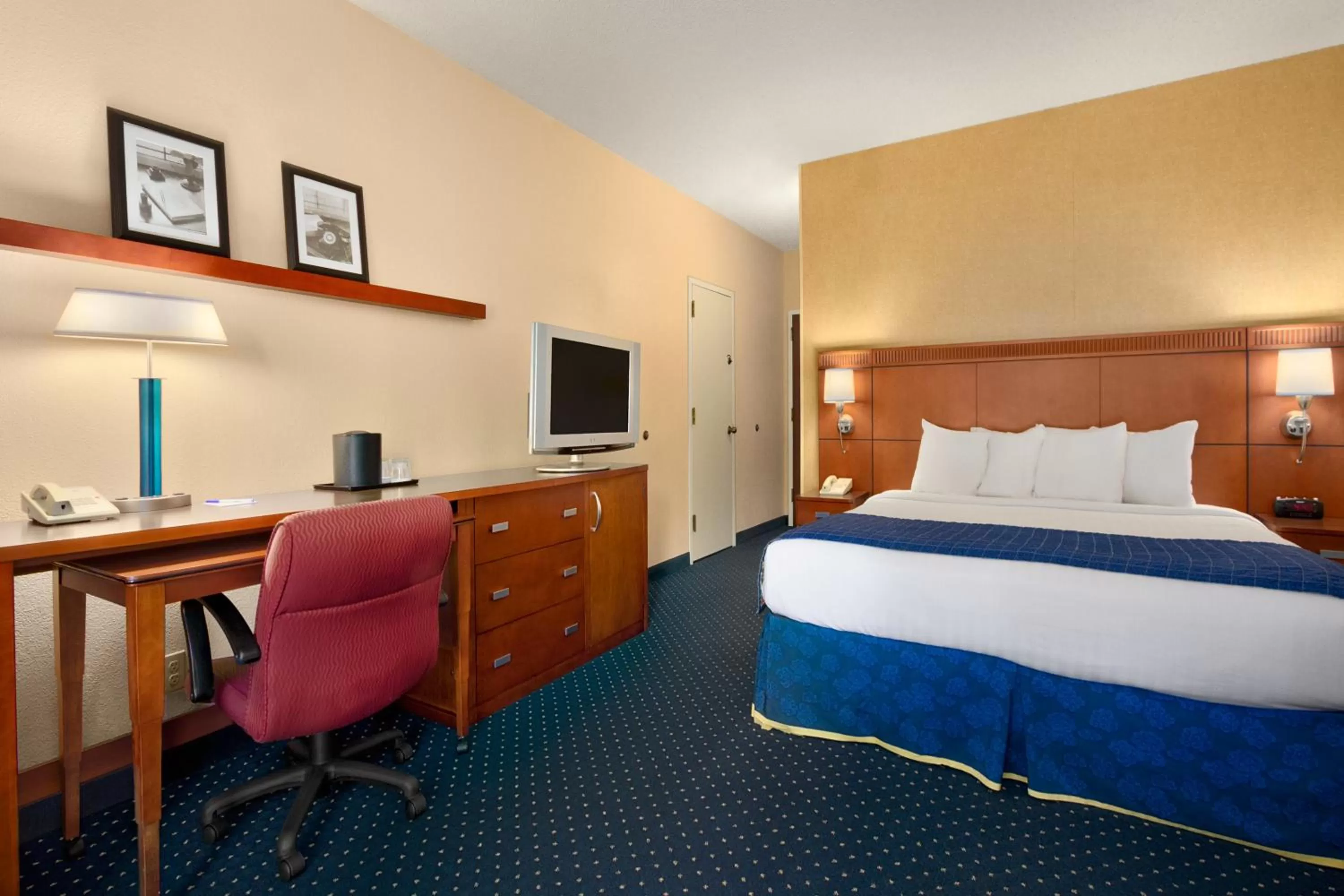 King Room- Non-Smoking in Baymont by Wyndham Columbia Northwest