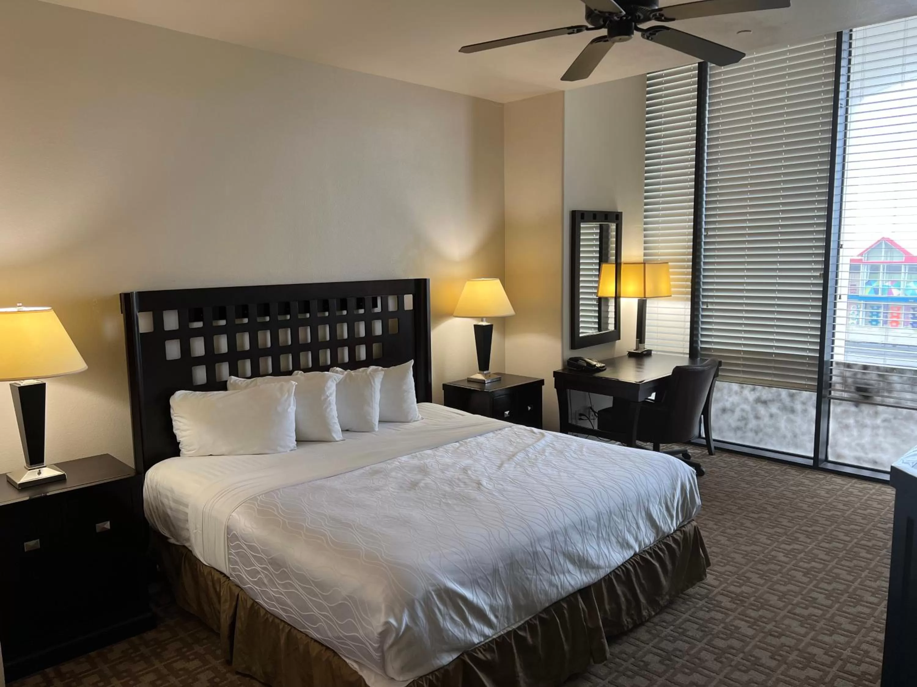 King Room in Sunchase Inn & Suites