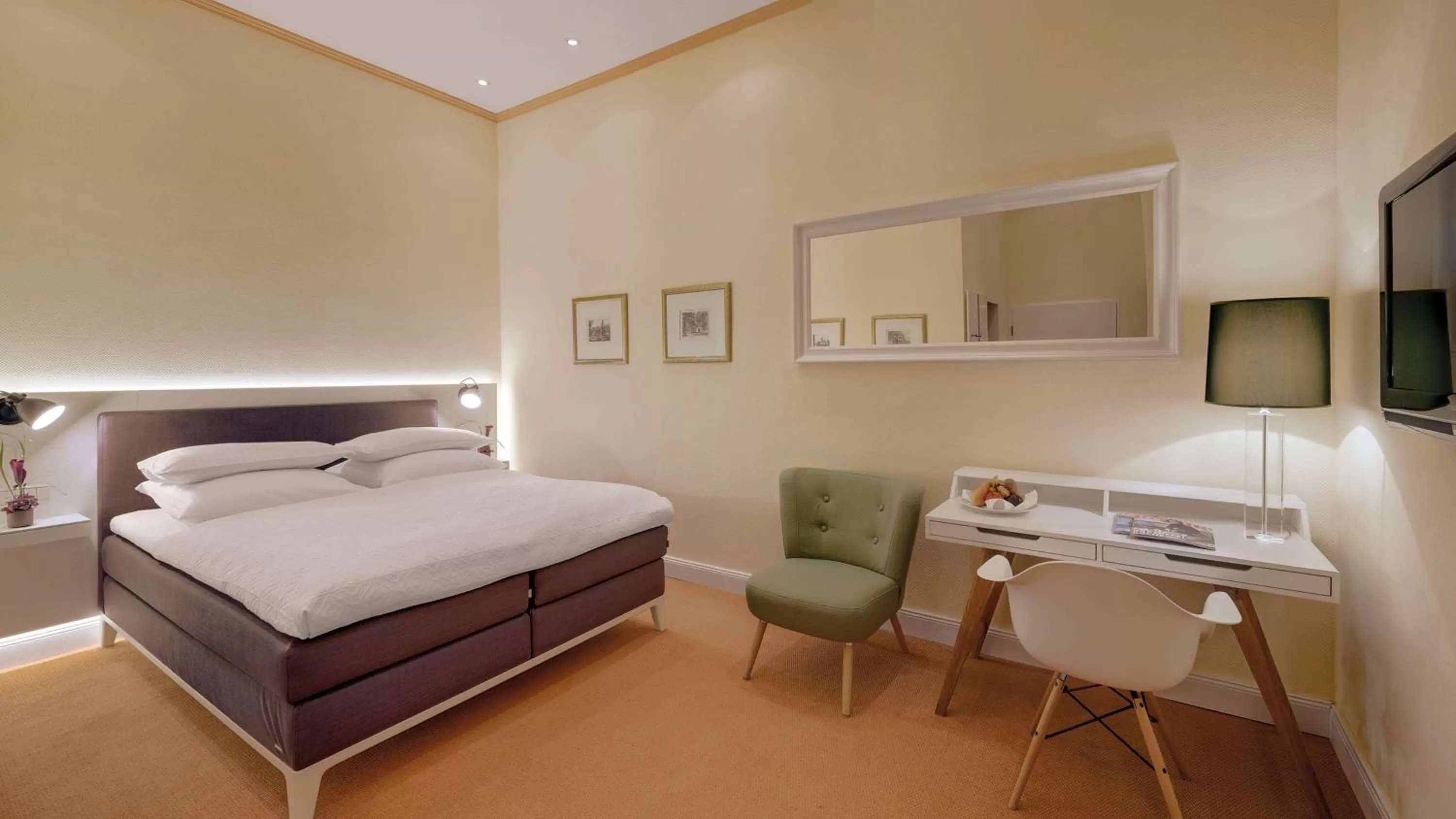 Standard Double Room with Courtyard View in Rheinhotel Dreesen