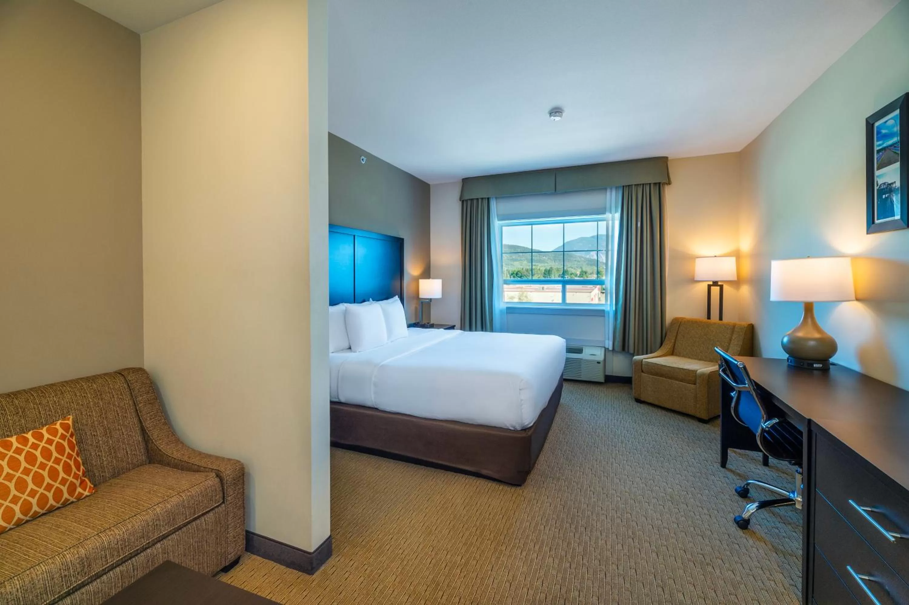 King Suite with Sofa Bed - Non-Smoking in Comfort Inn & Suites