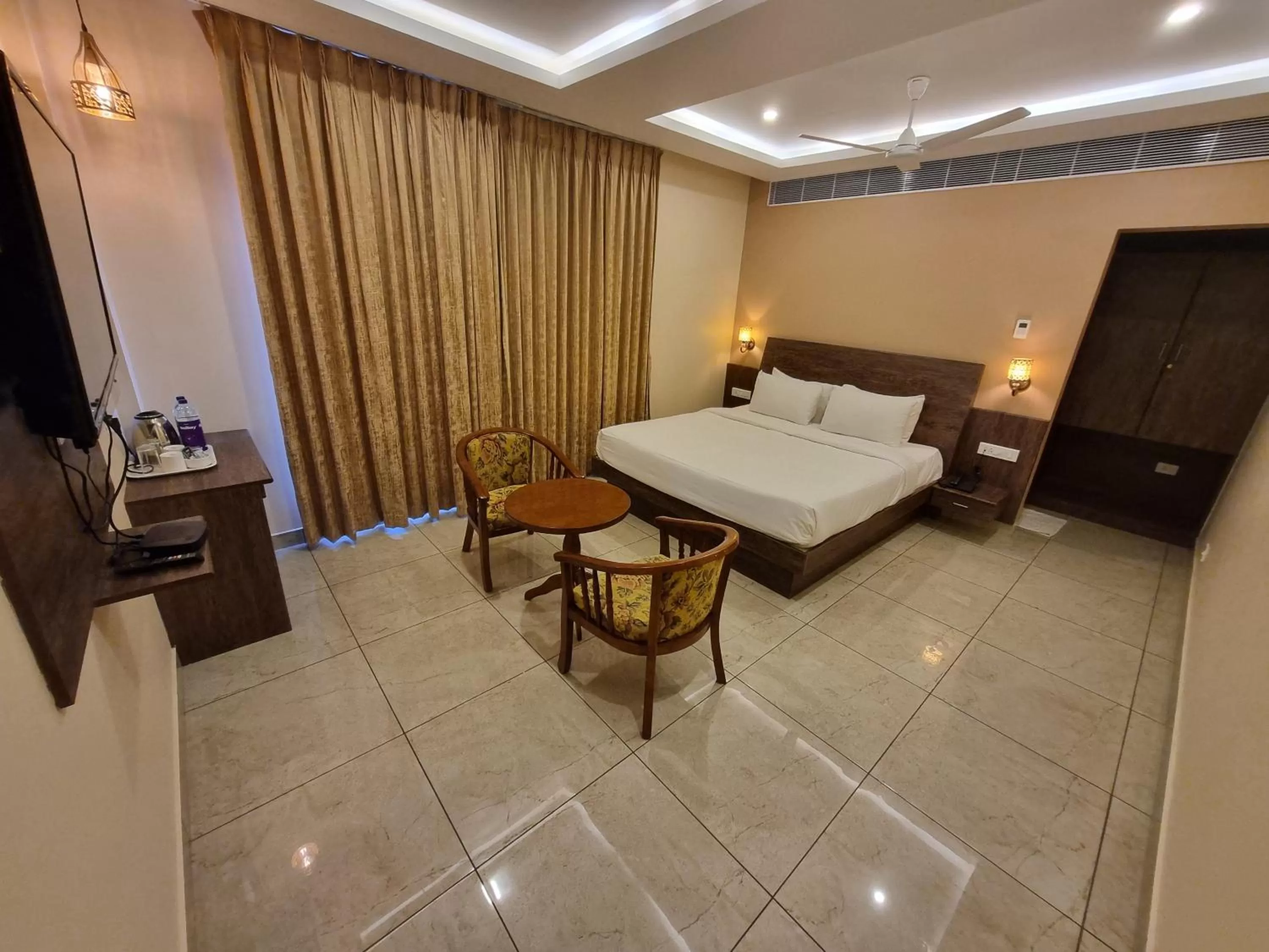 Superior Double Room in PLUTUS RESIDENCY
