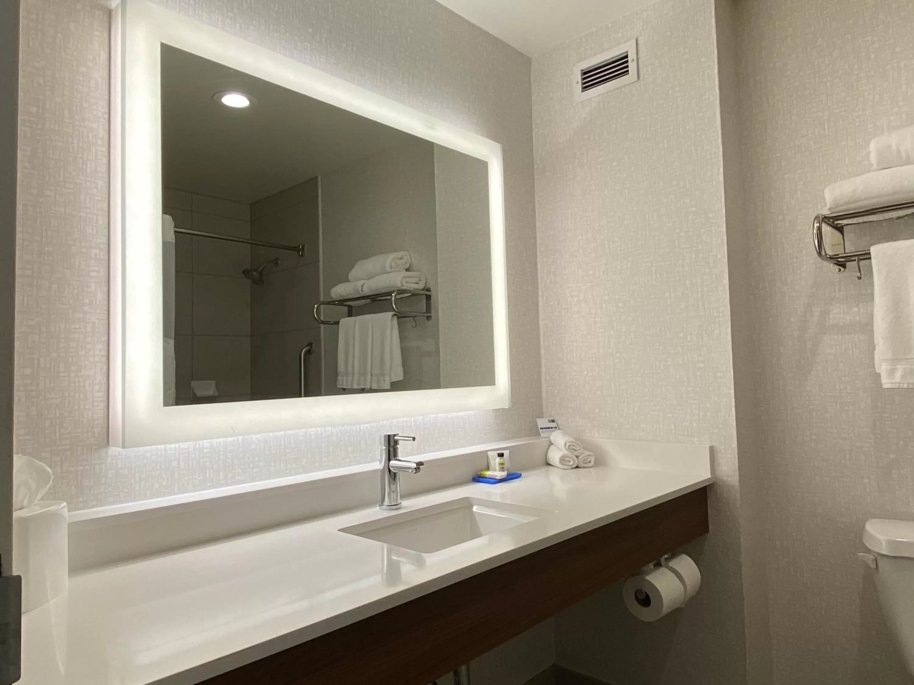 Queen Suite with Two Queen Beds and Sofa Bed in Holiday Inn Express & Suites Beaumont - Oak Valley by IHG