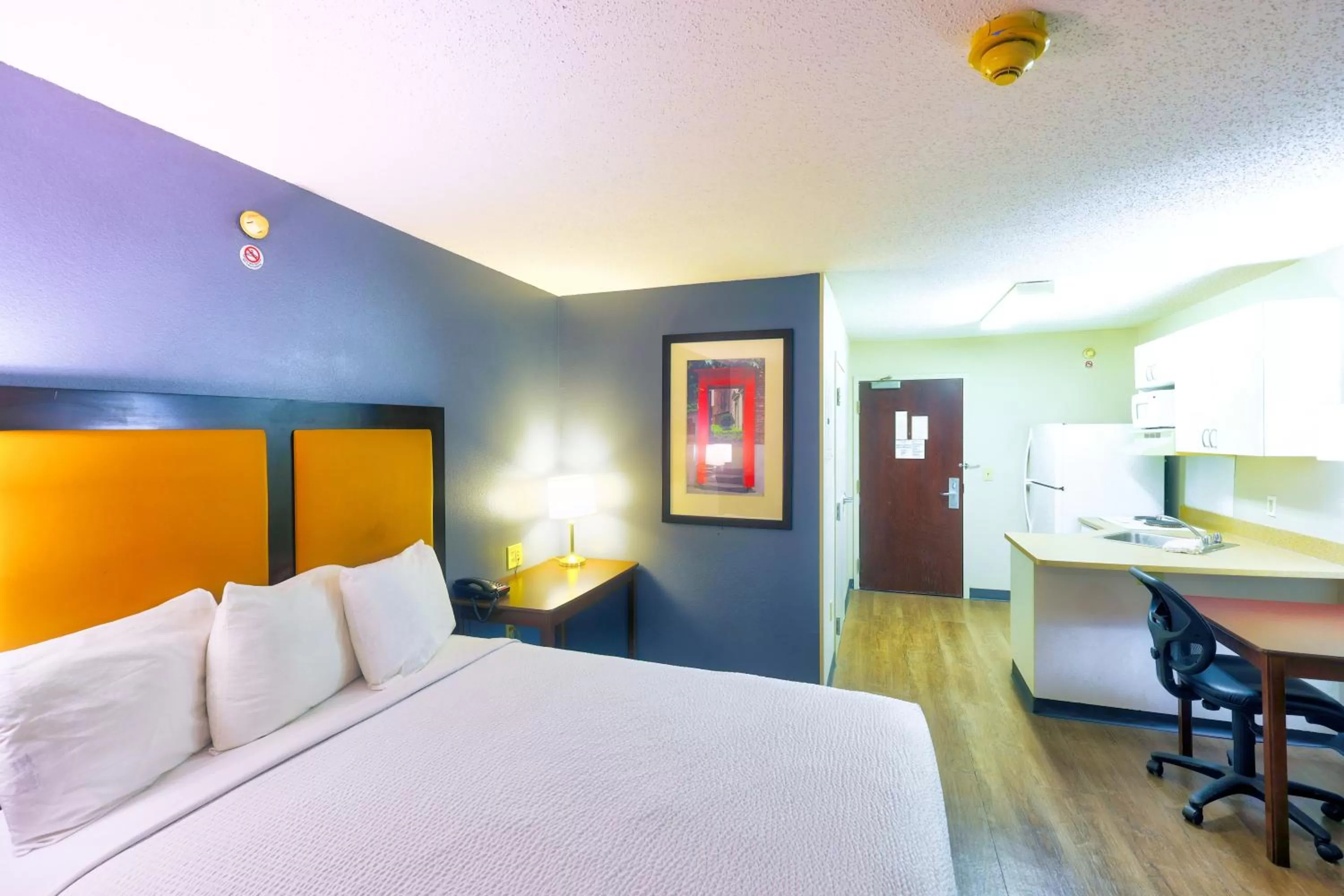 Queen Studio in Homestyle Studio Suites