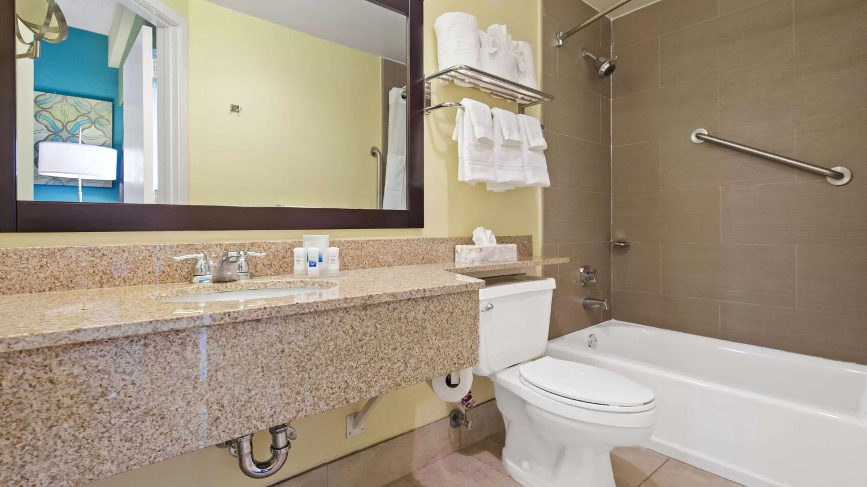 Double Suite with Accessible Tub in Best Western Plus Deerfield Beach Hotel & Suites