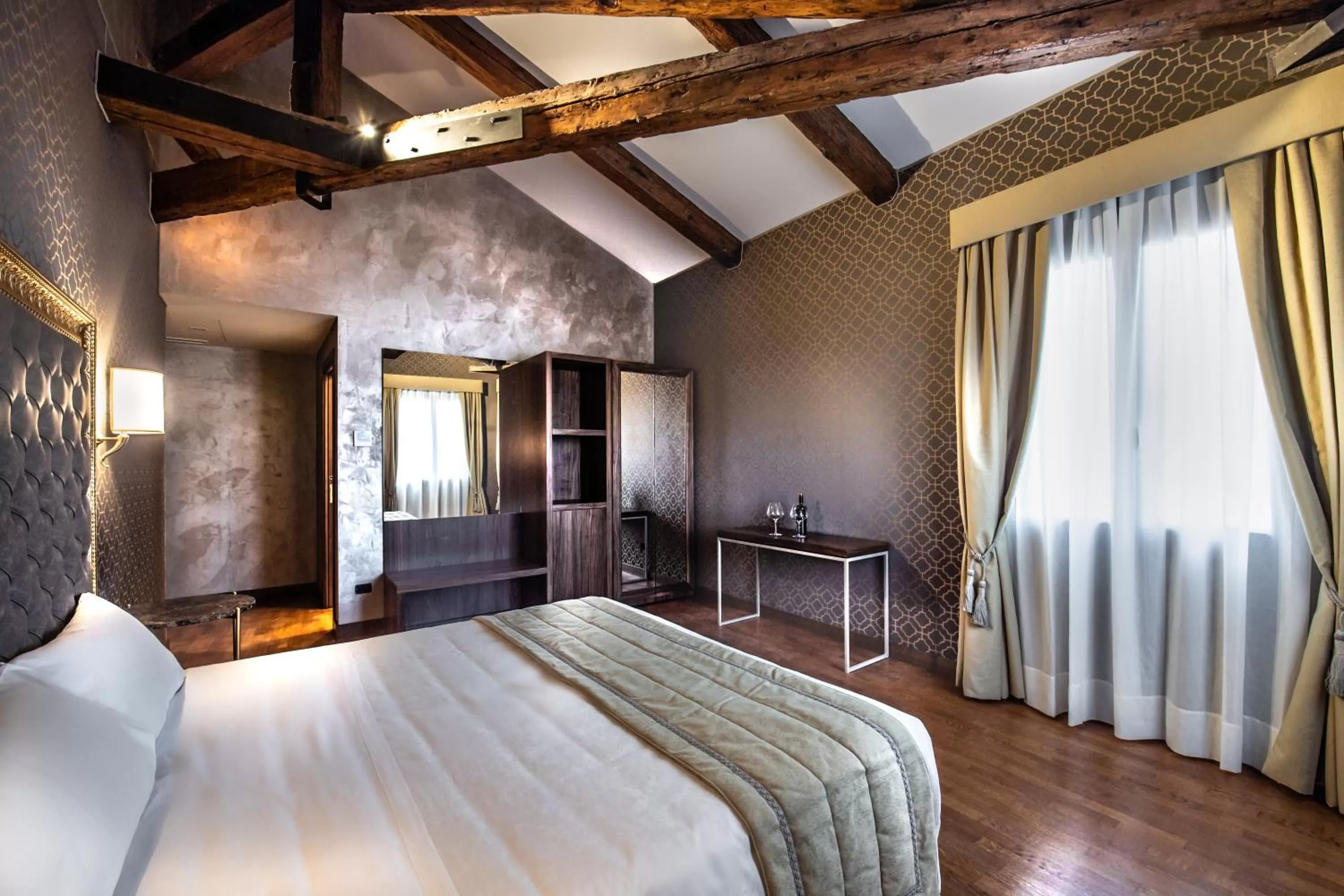 Superior Double or Twin Room with Panoramic View in Palazzo San Lorenzo