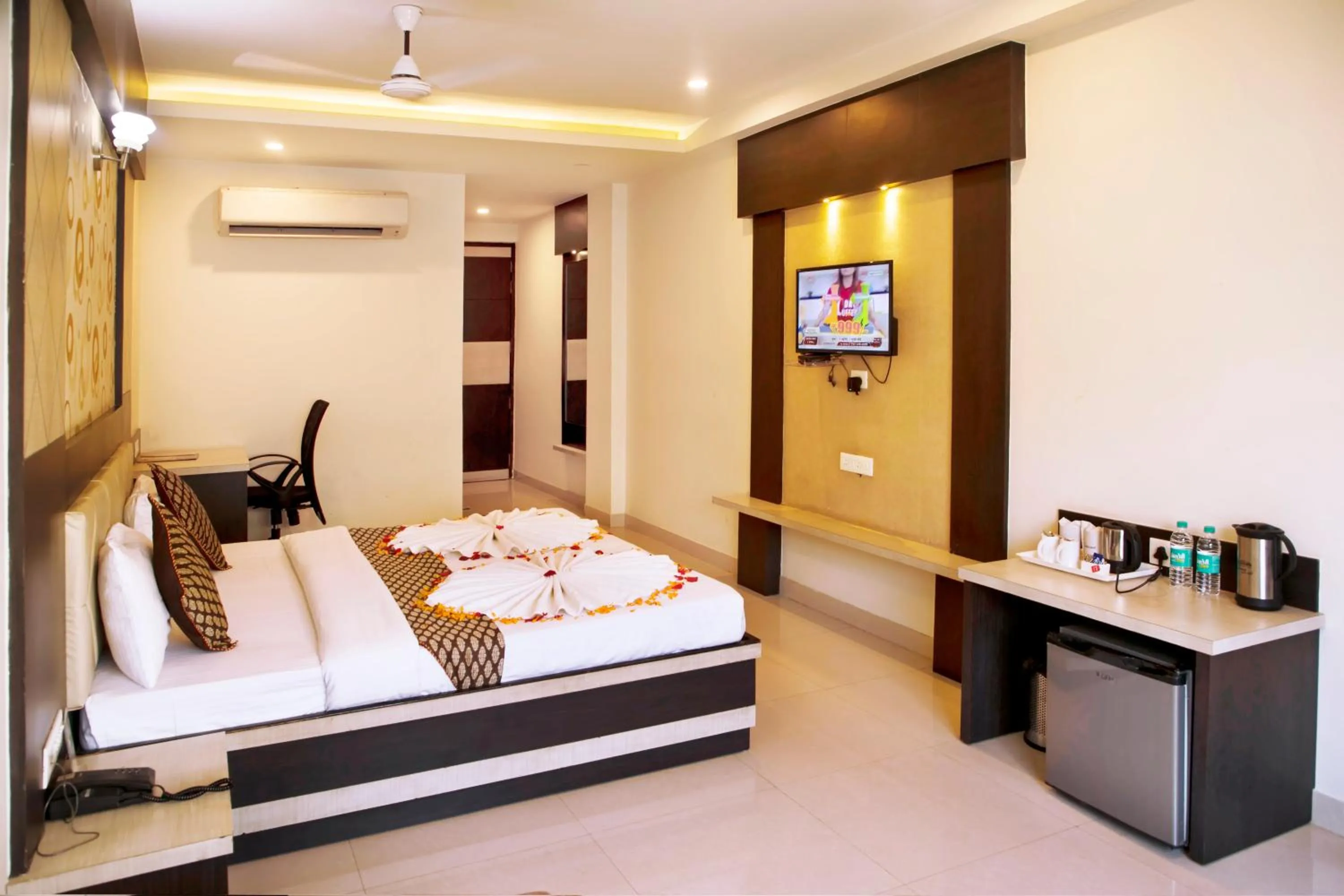 Executive Double Room - single occupancy in Hotel Ganges Grand - 600m from Kashi Vishwanath Temple
