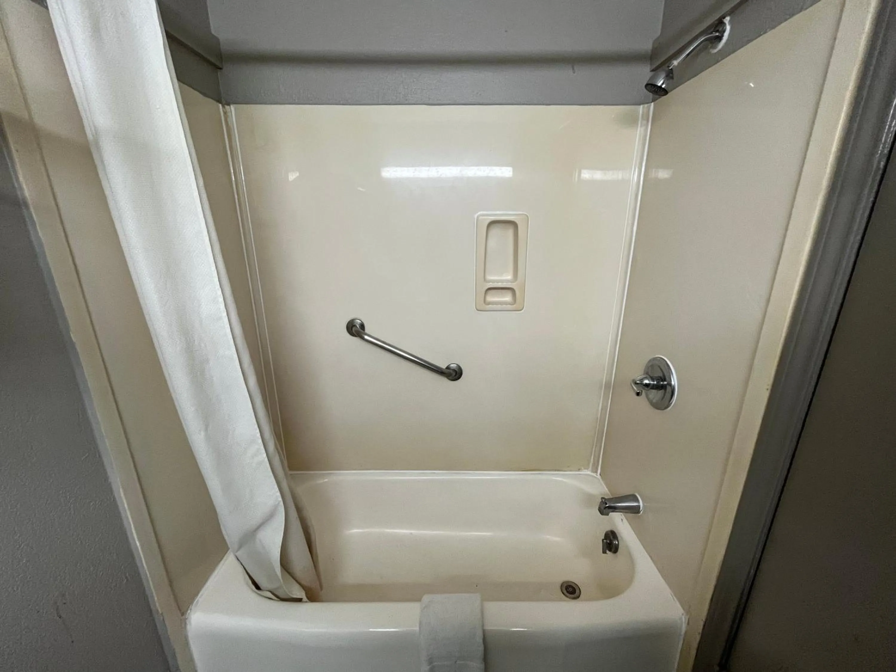 King Room - Smoking  in Mid Towne Inn & Suites