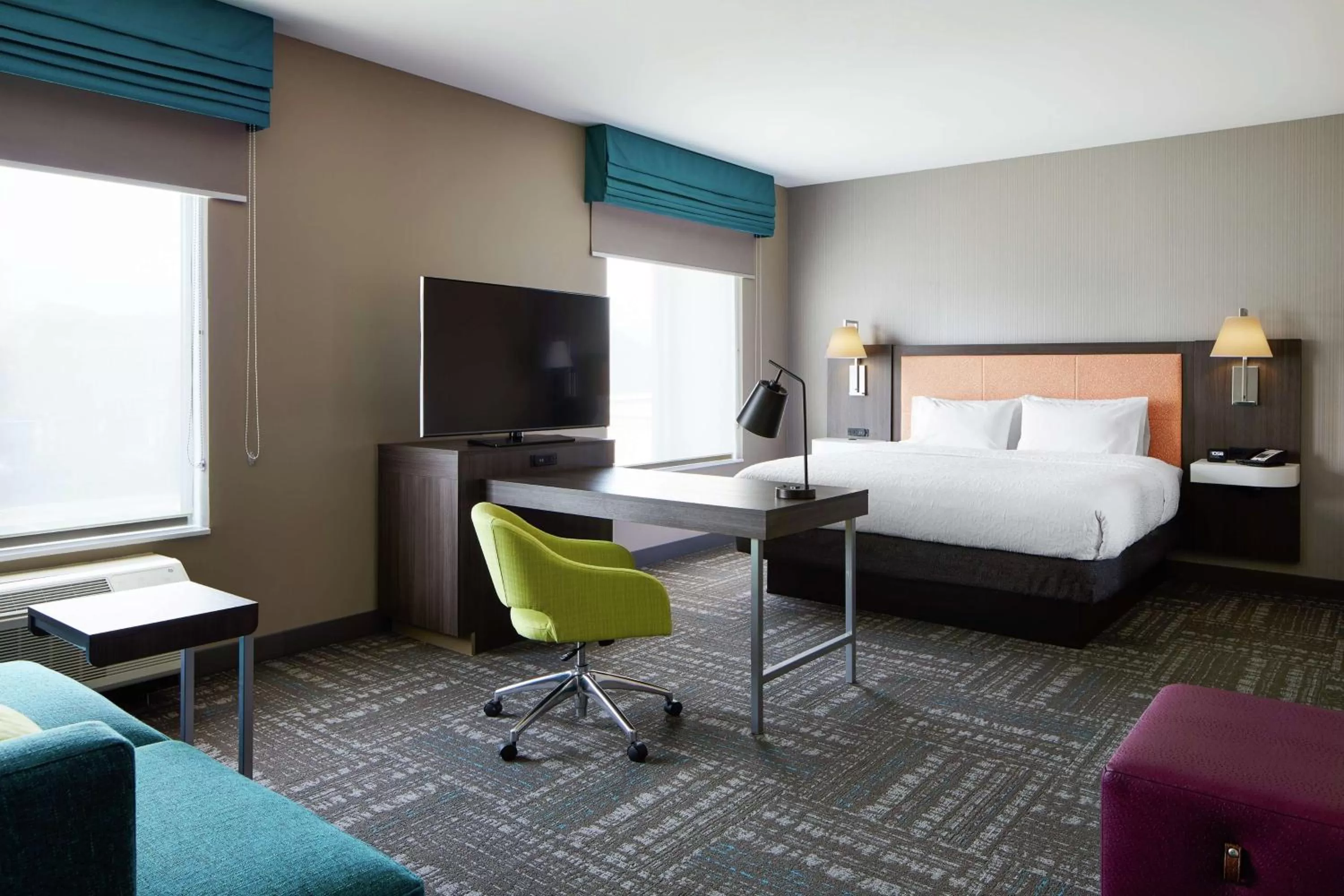 Executive King Suite - Non Smoking in Hampton Inn & Suites Chicago/Waukegan