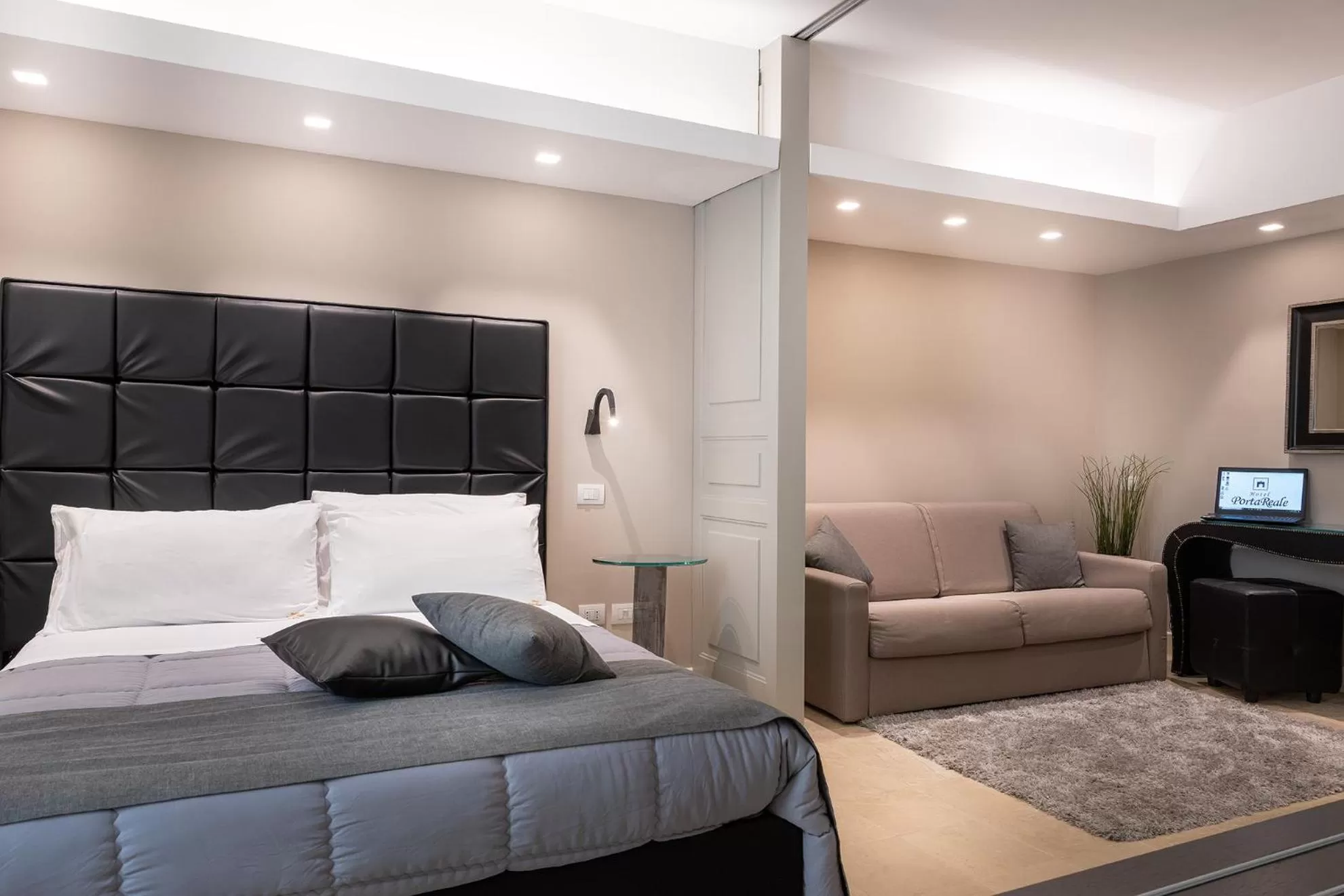 Junior Suite with Terrace in Hotel Porta Reale