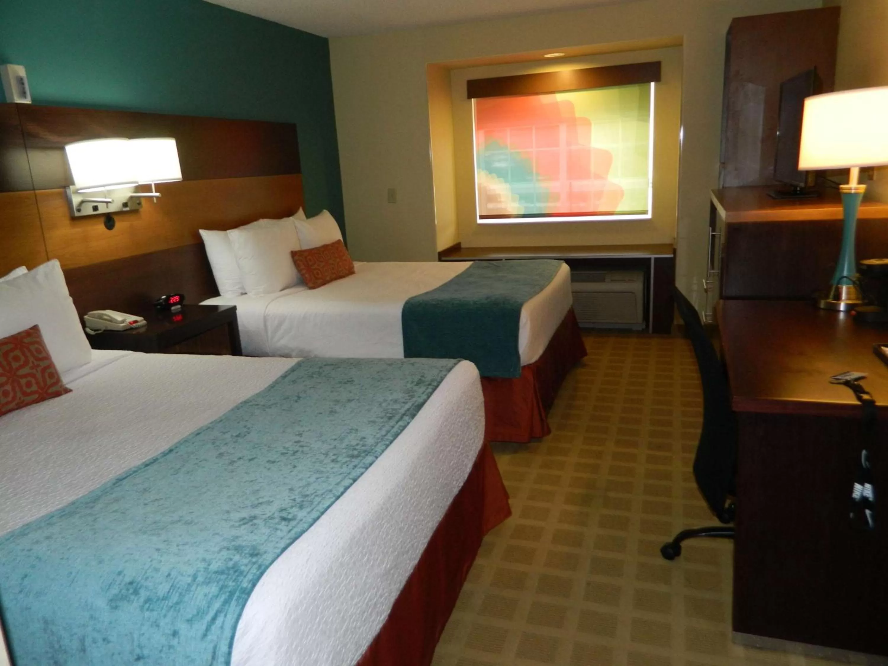 Queen Room with Two Queen Beds and Roll In Shower - Disability Access in Best Western Plus Harrisburg Mechanicsburg