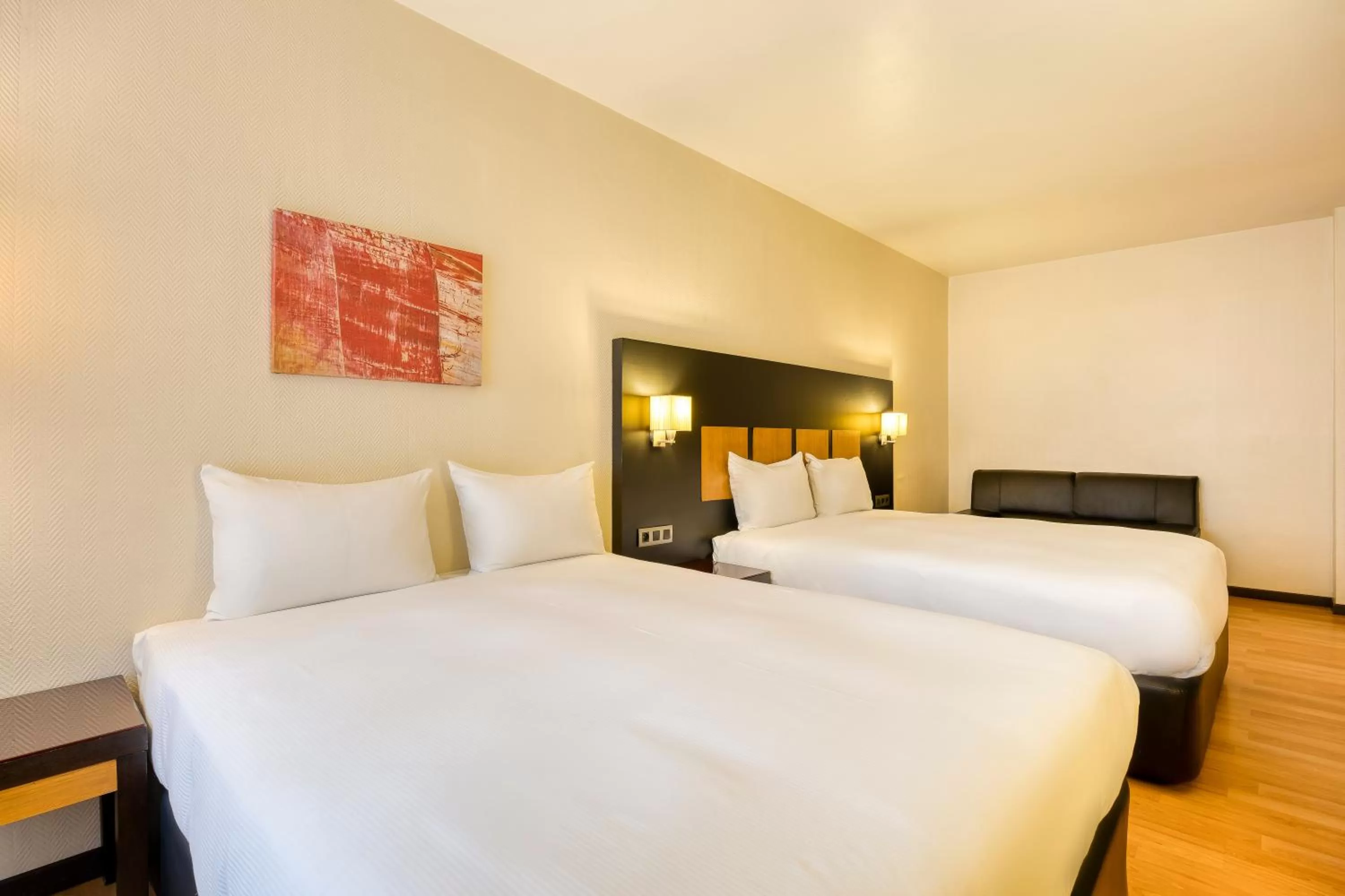 Standard Queen Room with Two Queen Beds in The President Brussels Hotel