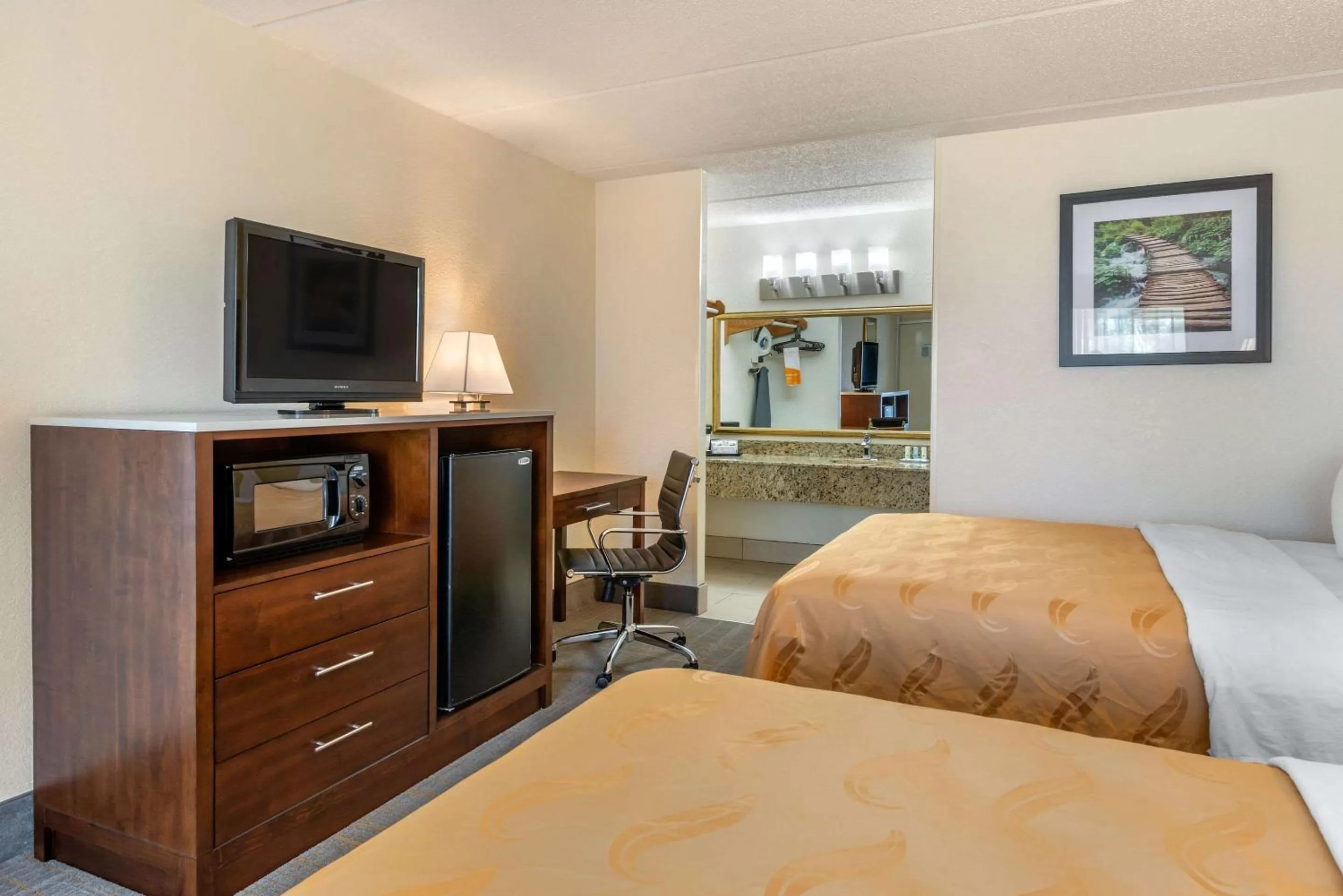 Queen Room with Two Queen Beds - Non-Smoking in Quality Inn and Suites Palatka Riverfront