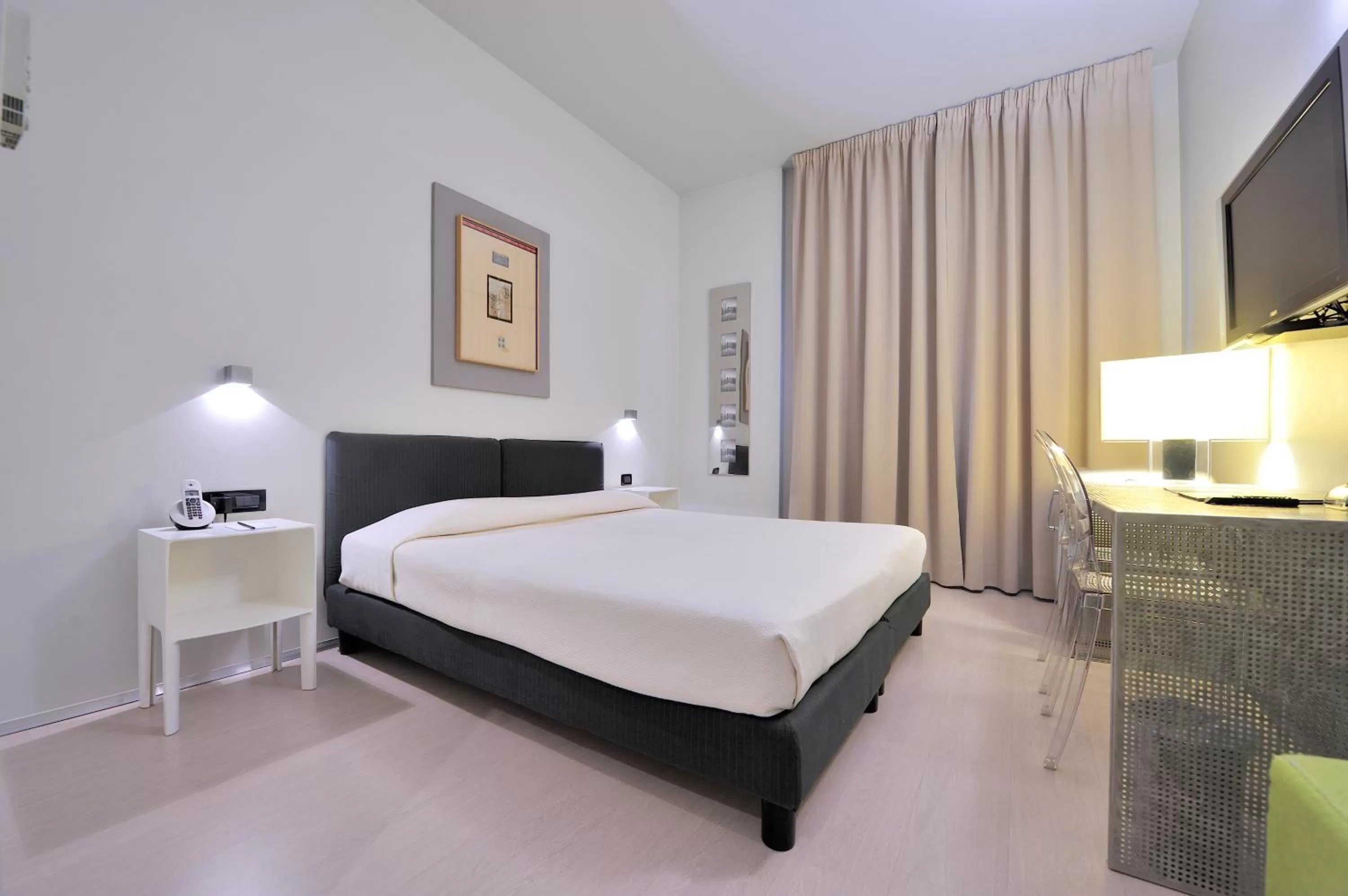 Double or Twin Room in Art Hotel Boston