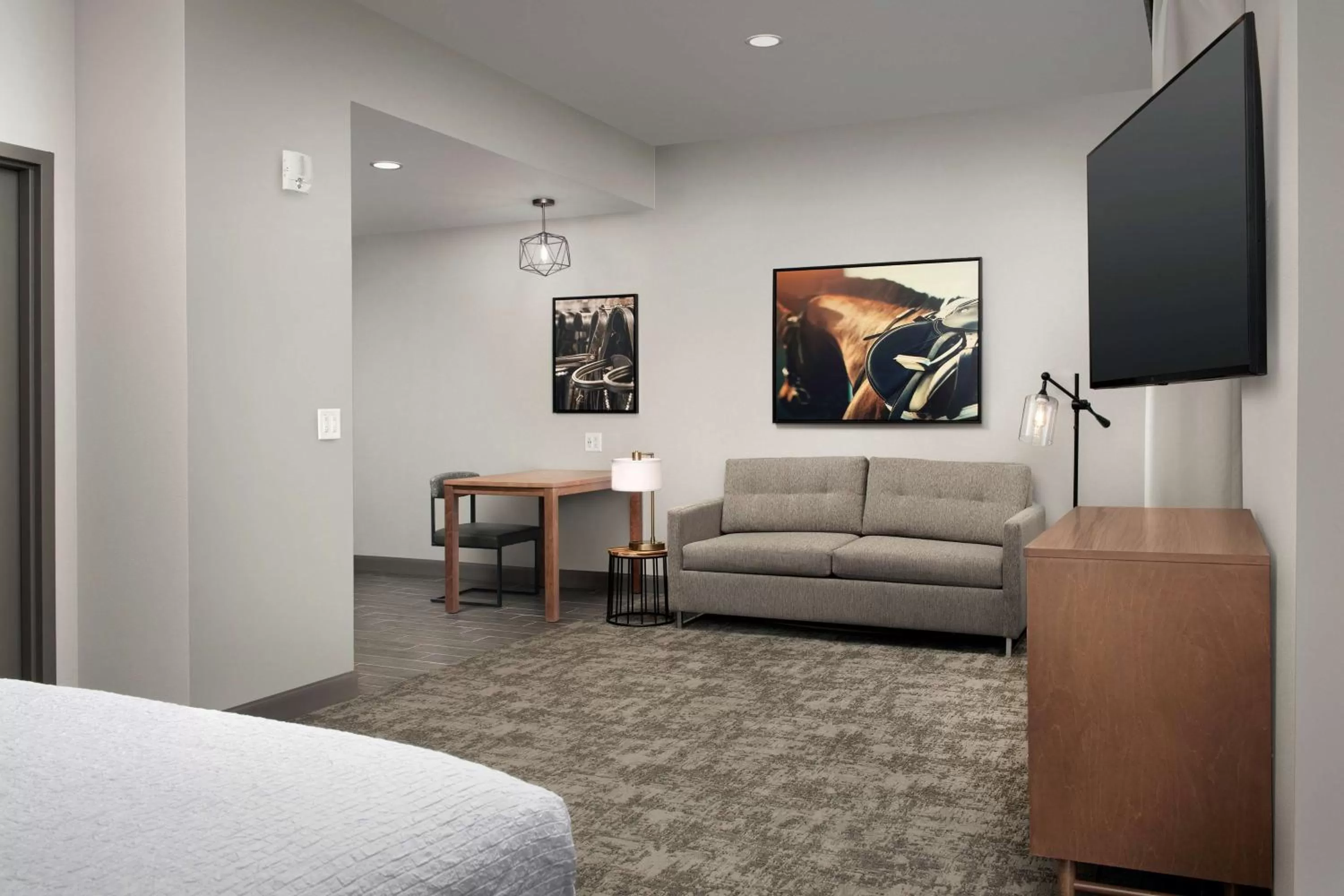 King Studio with Mobility Accessible Tub in Homewood Suites By Hilton Louisville Airport