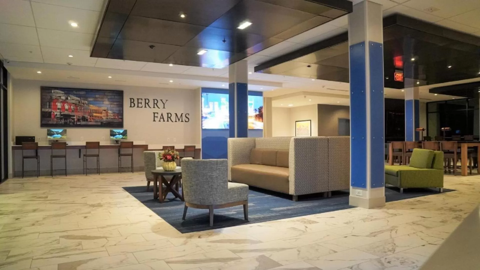 Holiday Inn Express & Suites Franklin - Berry Farms by IHG