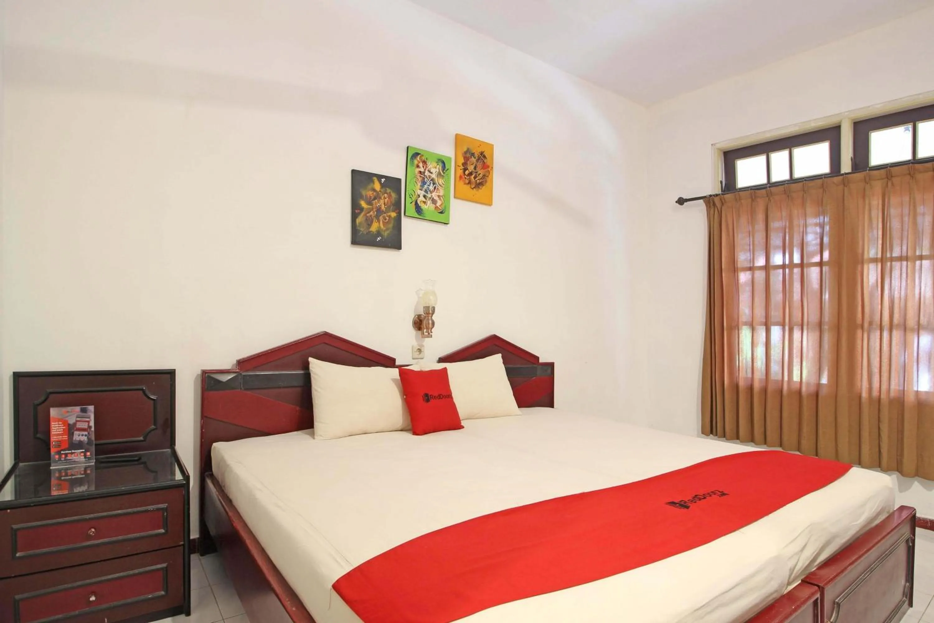 Deluxe Double Room in RedDoorz near Pojok Beteng Prawirotaman