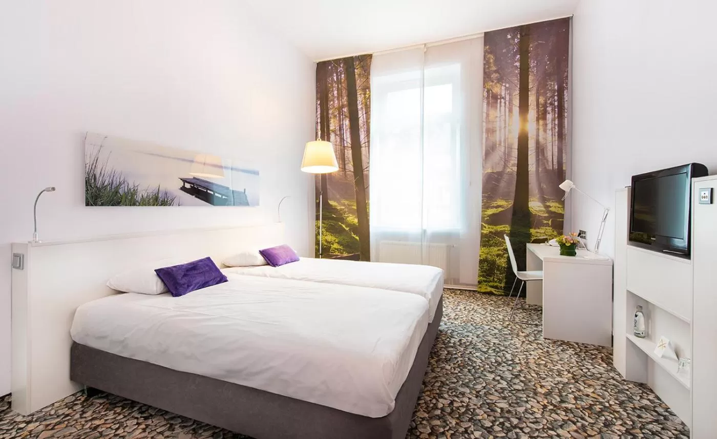 Standard Twin Room in Ambassador Hotel