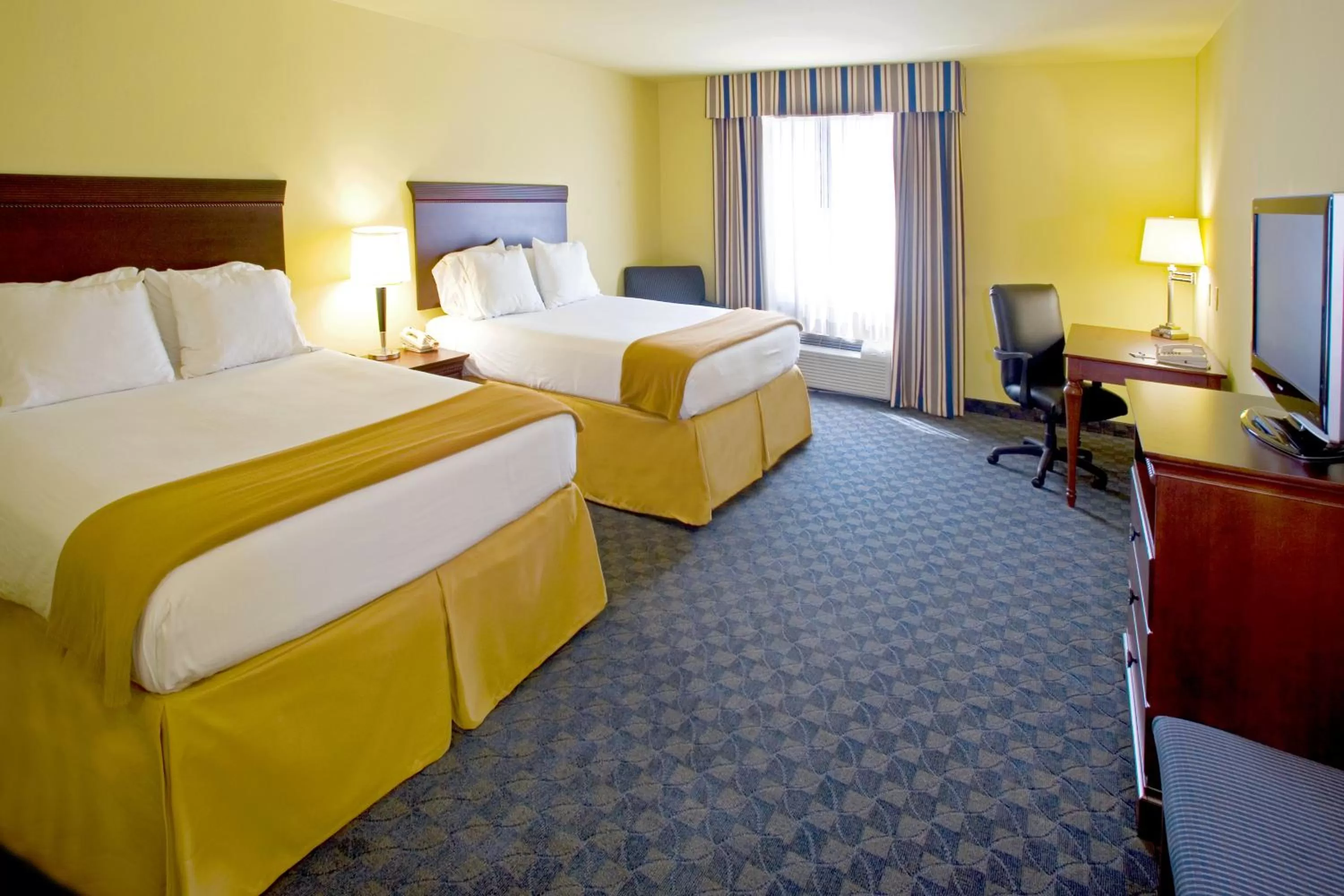 Standard Queen Room with Two Queen Beds in Holiday Inn Express & Suites, Corpus Christi NW, Calallen by IHG