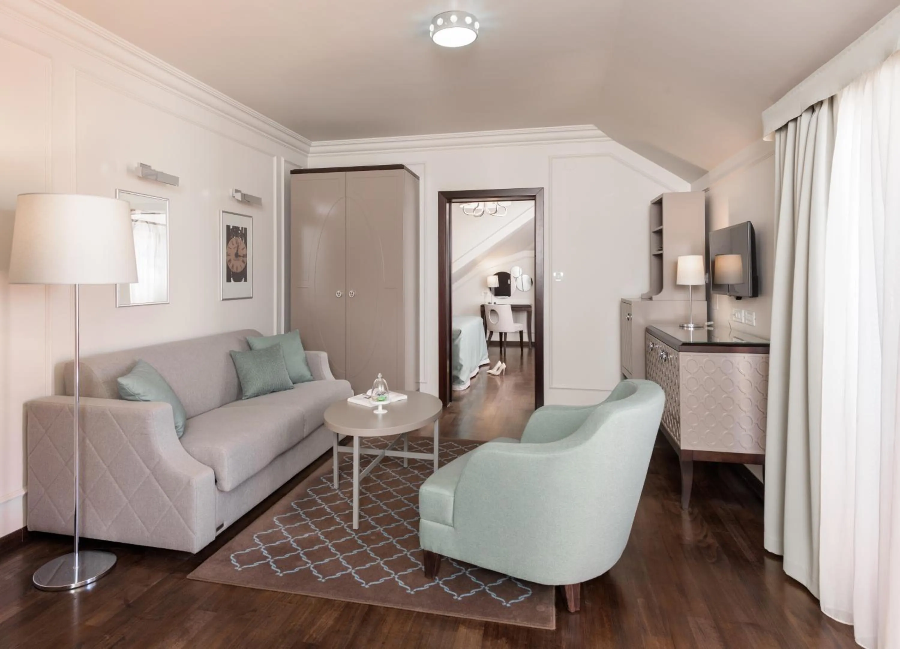 Luxury Suite with Balcony in Bastion Heritage Hotel