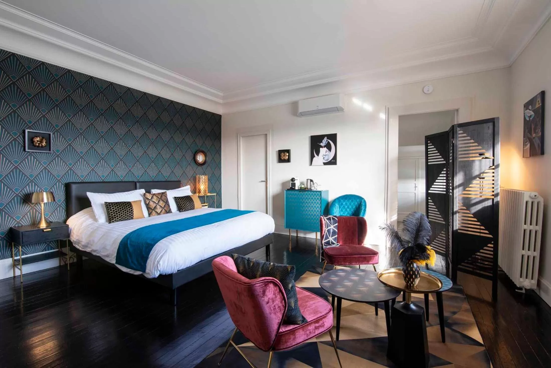 Superior Triple Room in Quand la ville dort