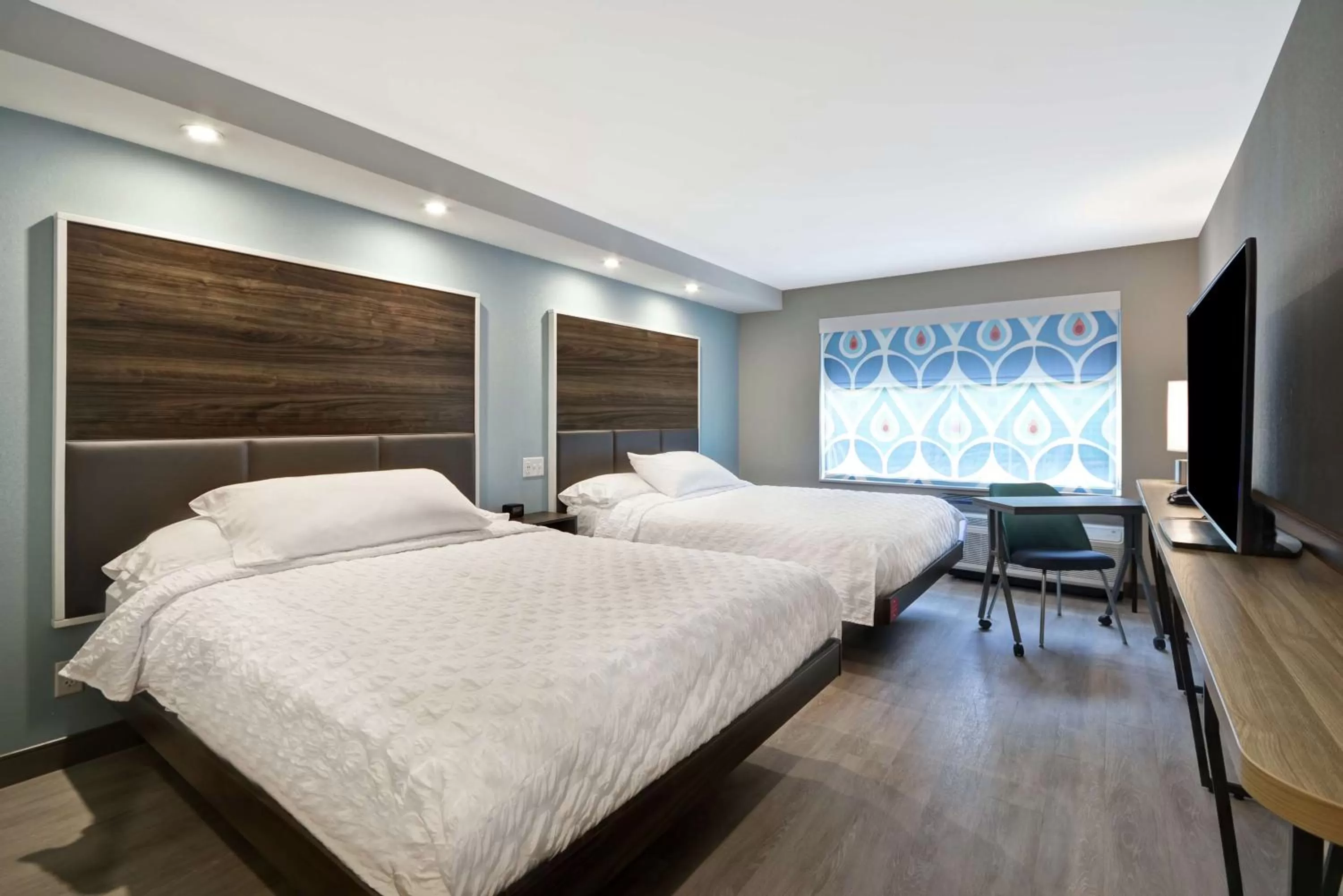 Queen Room with Two Queen Beds in Tru By Hilton Chicopee Springfield