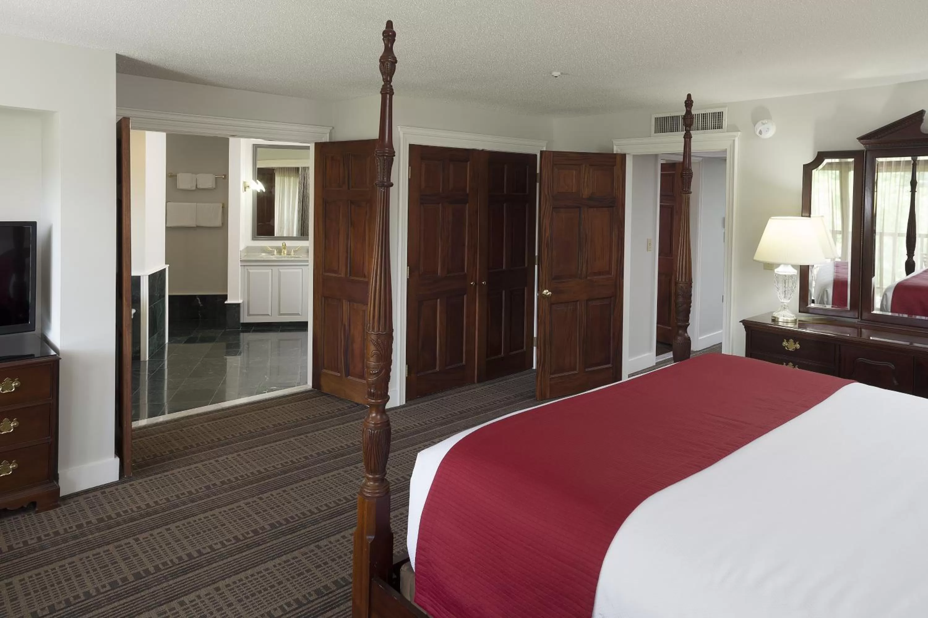 Deluxe Suite in Fairbanks Inn