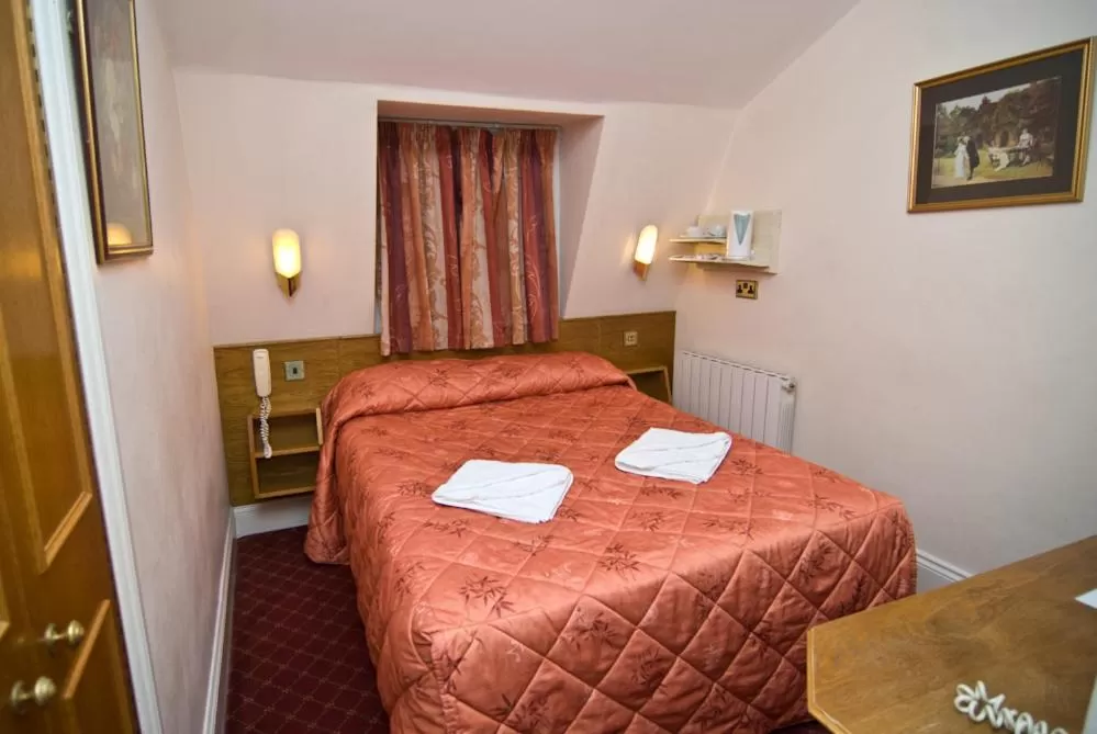 Double Room in Alexandra Hotel