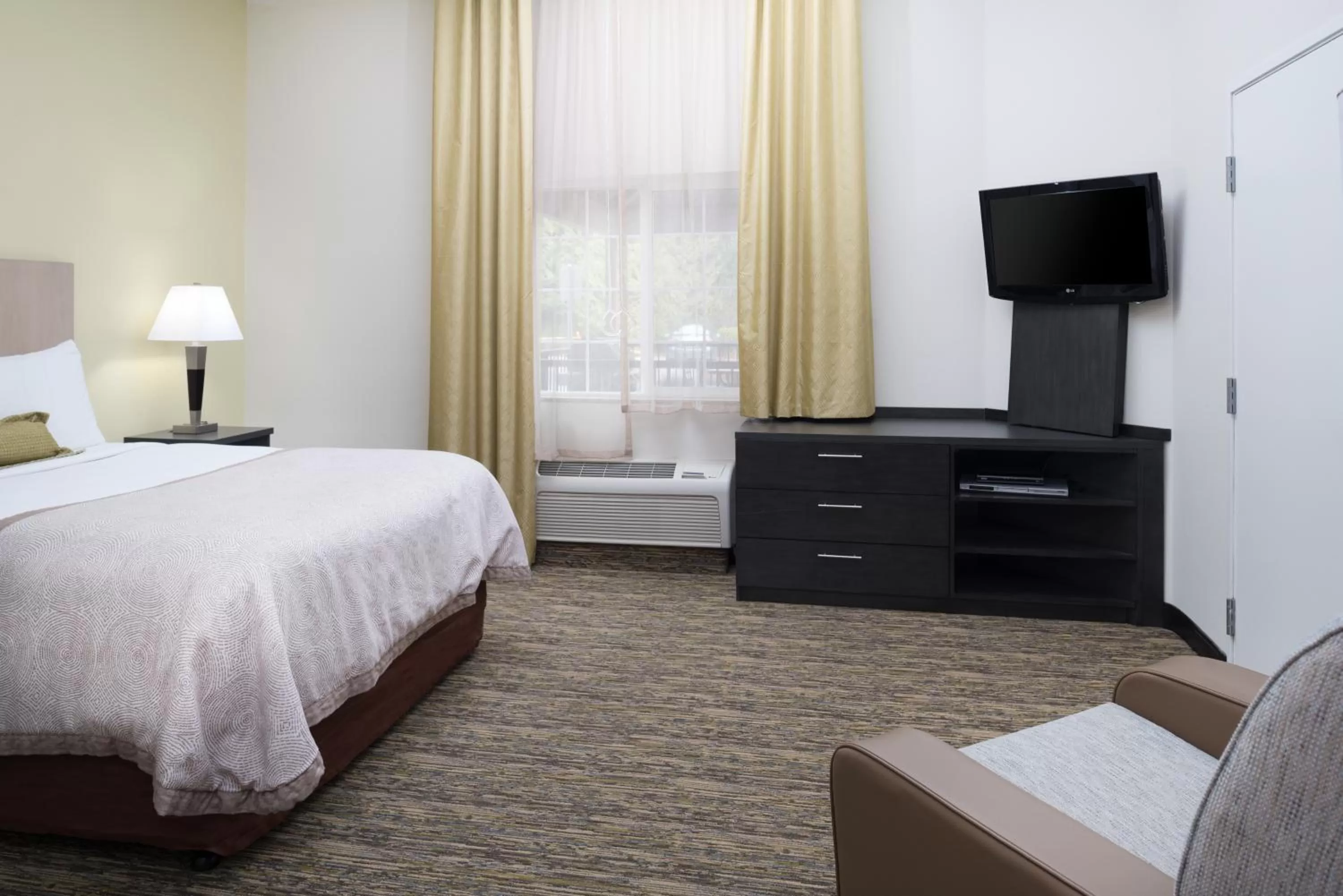 Queen Room - Hearing Accessible - Non-Smoking in Candlewood Suites Olympia - Lacey by IHG