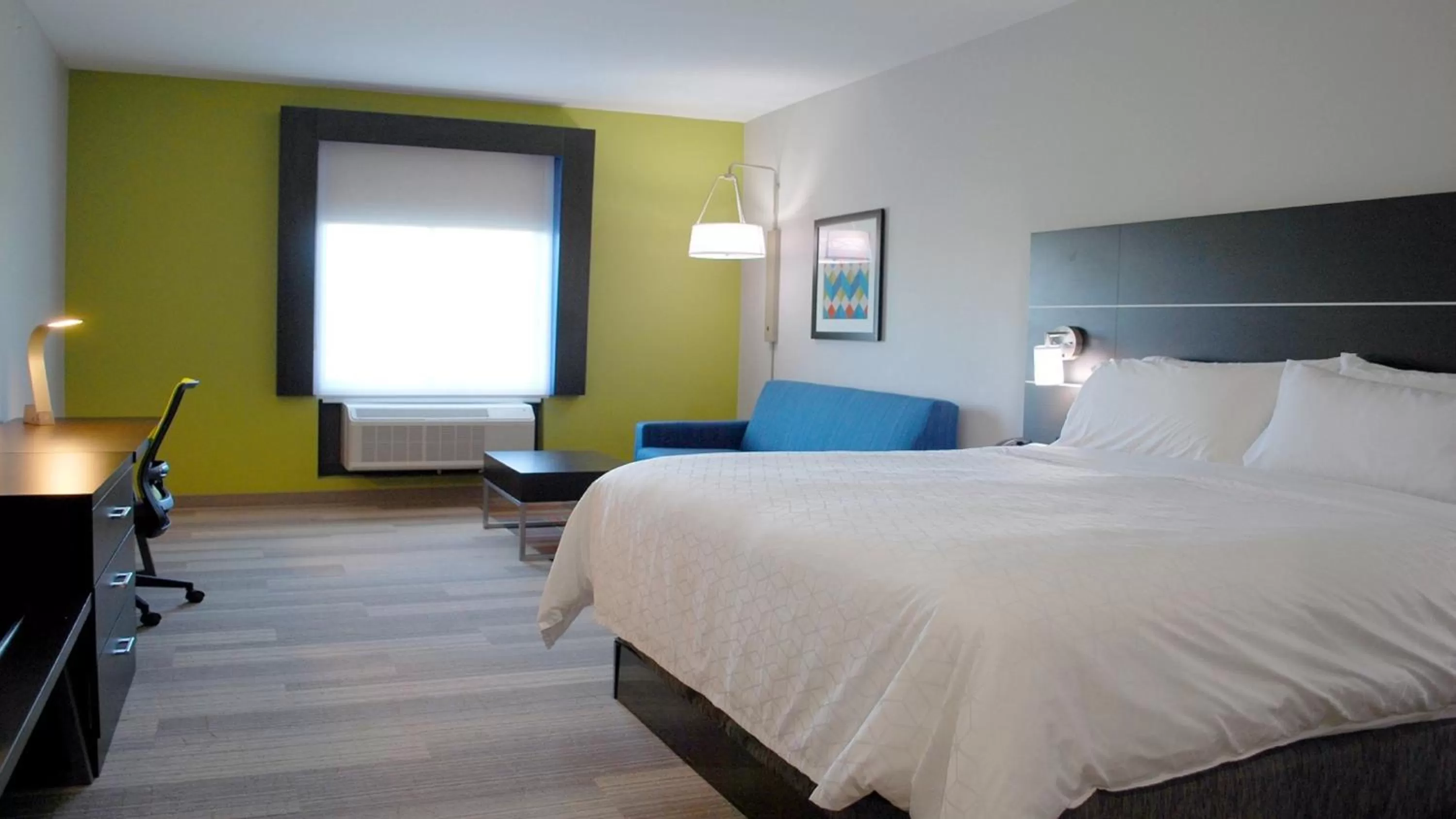 King Suite with Sofa Bed in Holiday Inn Express & Suites White Hall by IHG