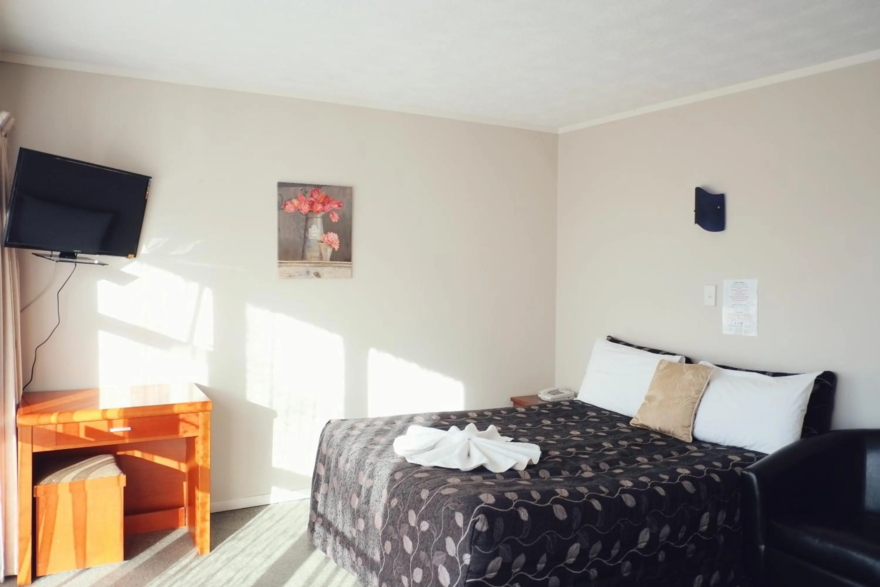 Family One-Bedroom Suite in Gateway International Motel