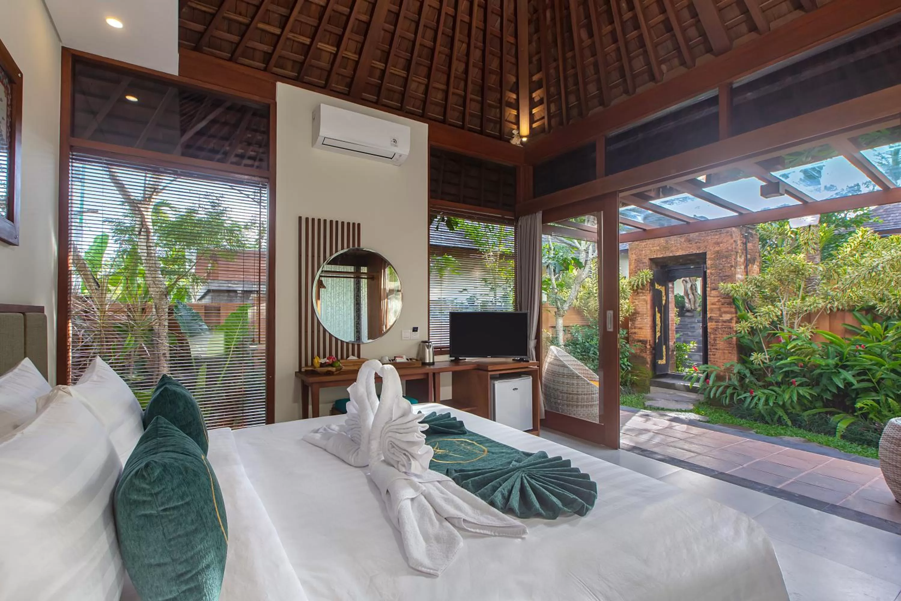 Deluxe King Room in Alam Wayang Ubud - CHSE Certified