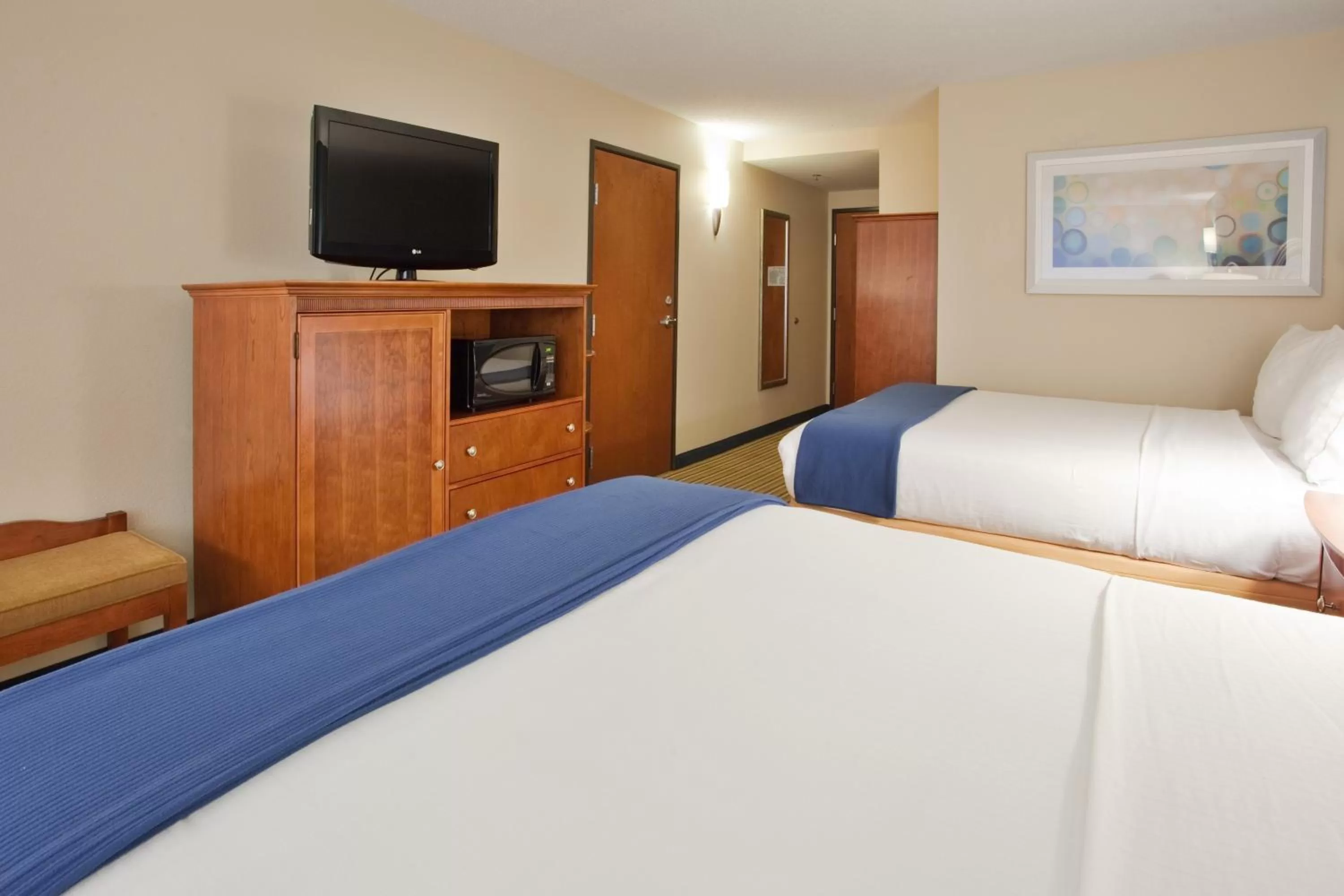 Queen Room with Two Queen Beds - Non-Smoking in Holiday Inn Express Hotel & Suites Fredericksburg, an IHG Hotel