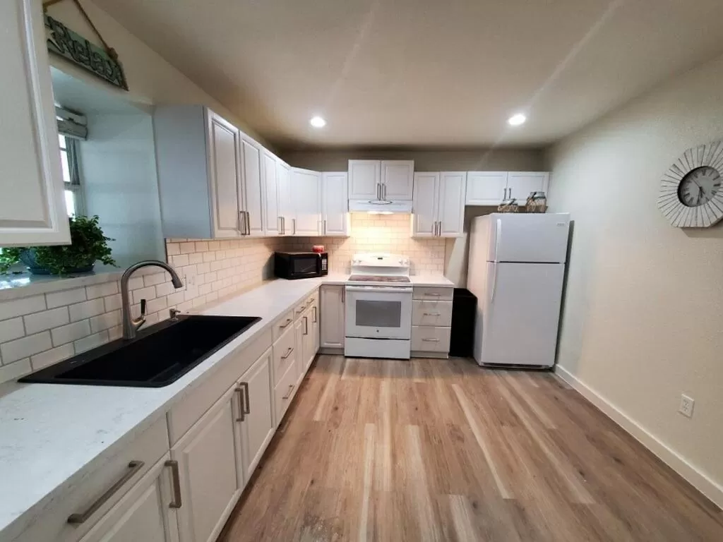 Three-Bedroom Suite in Hotel DeVille