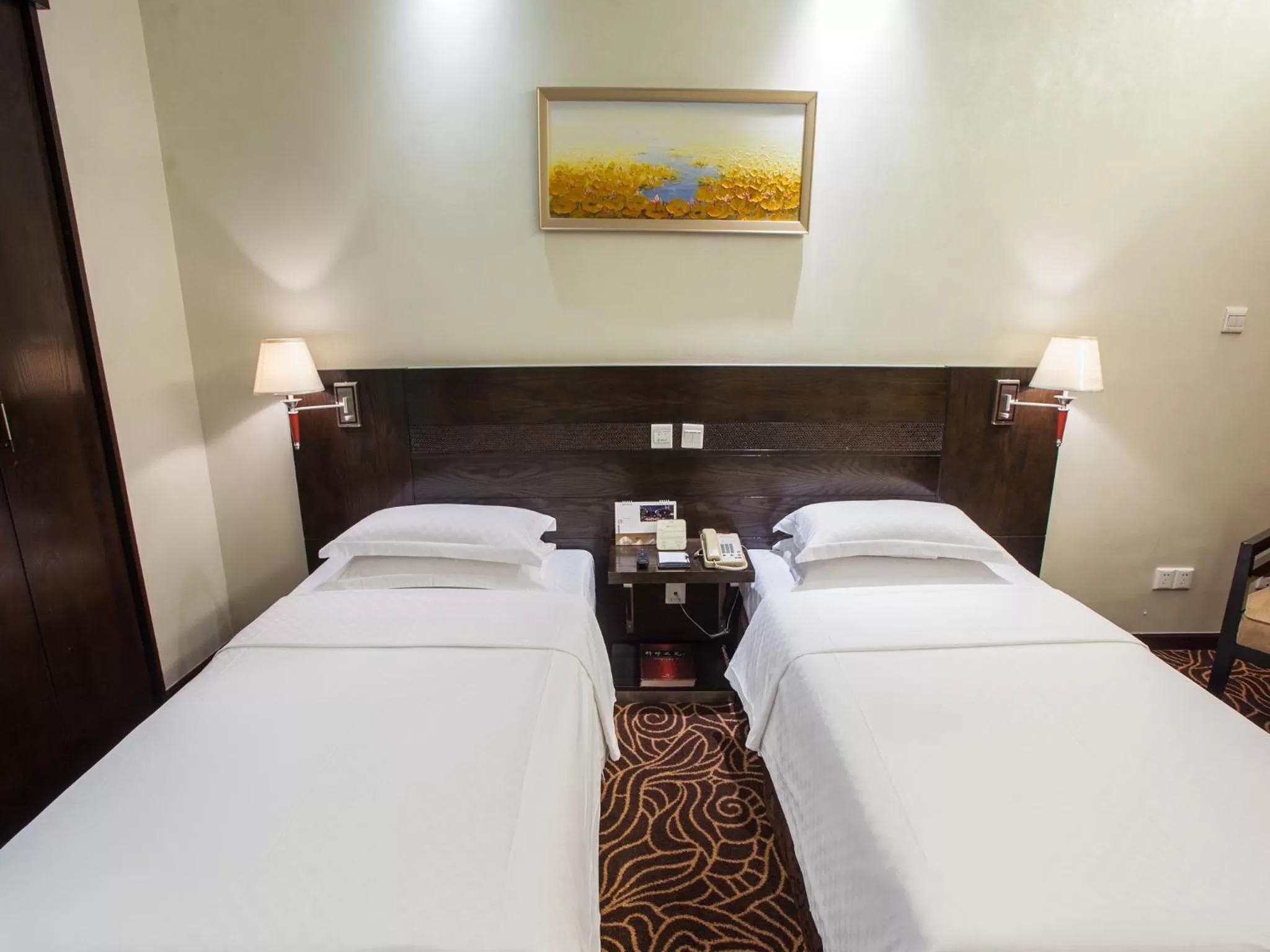 Business Twin Room in Hua Shi Hotel