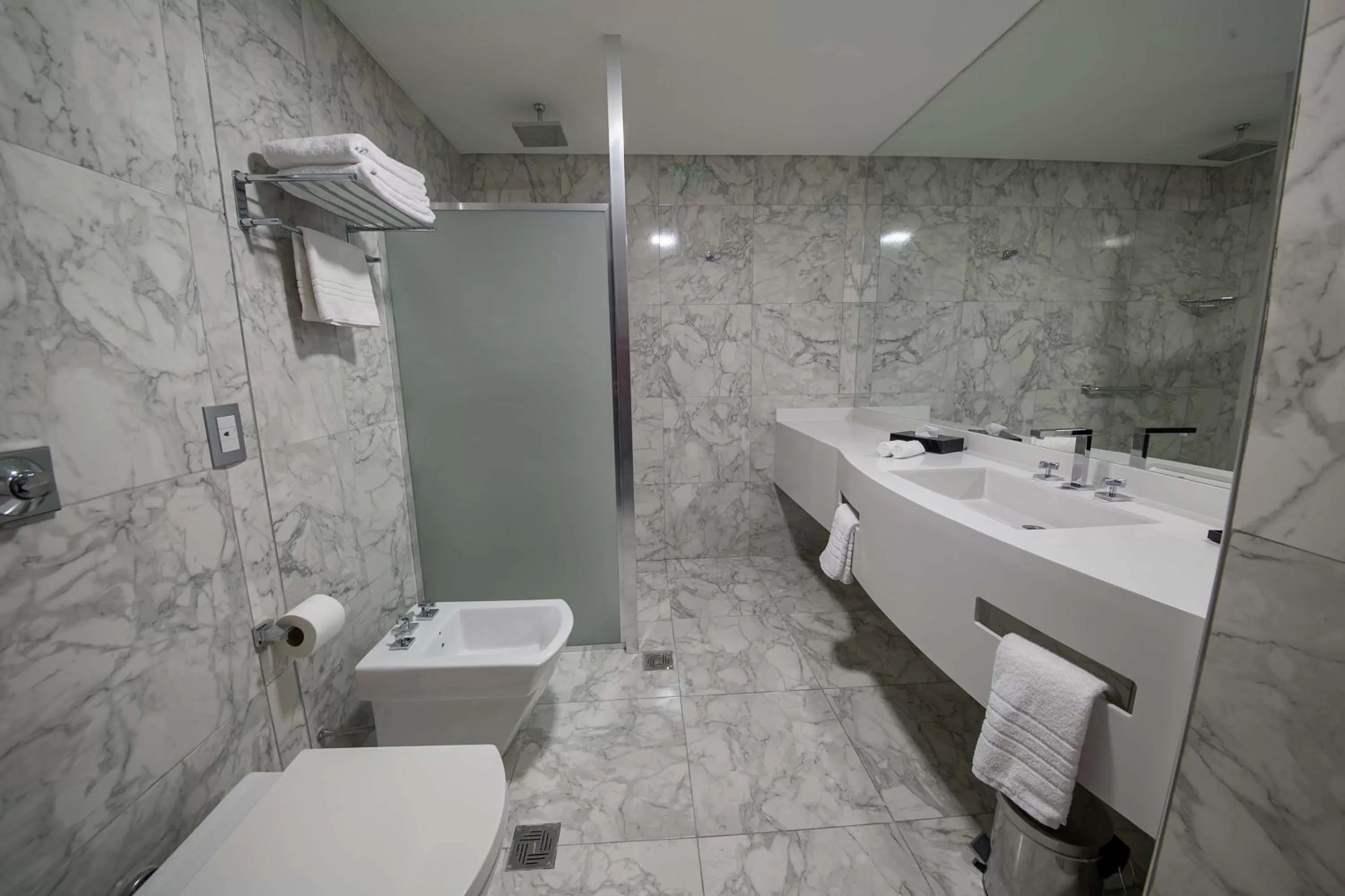 Junior King Suite with Seating Area in Hilton Garden Inn Santiago Del Estero - HILTON HOTELS