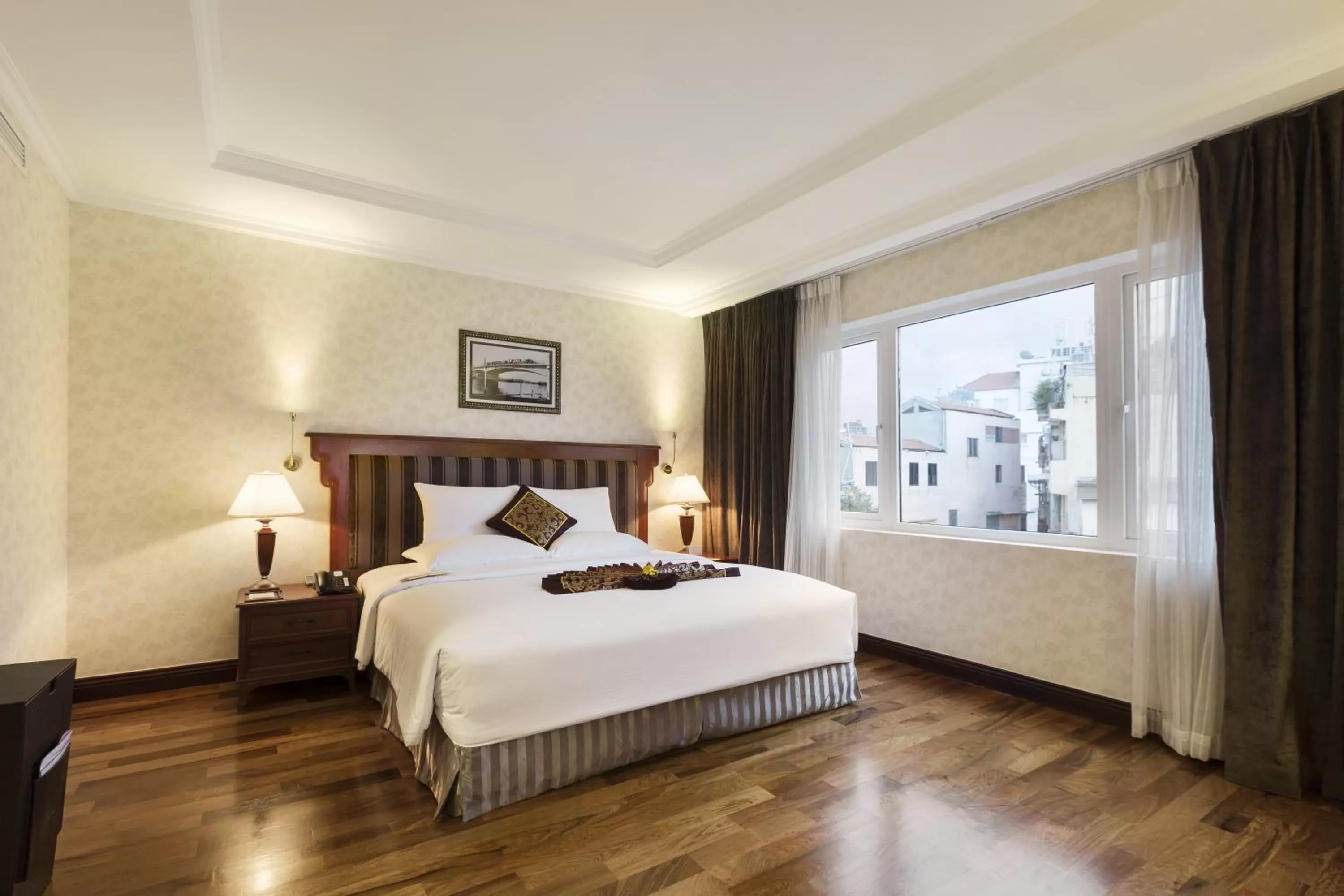 Governor Suite King - single occupancy in Rex Hotel